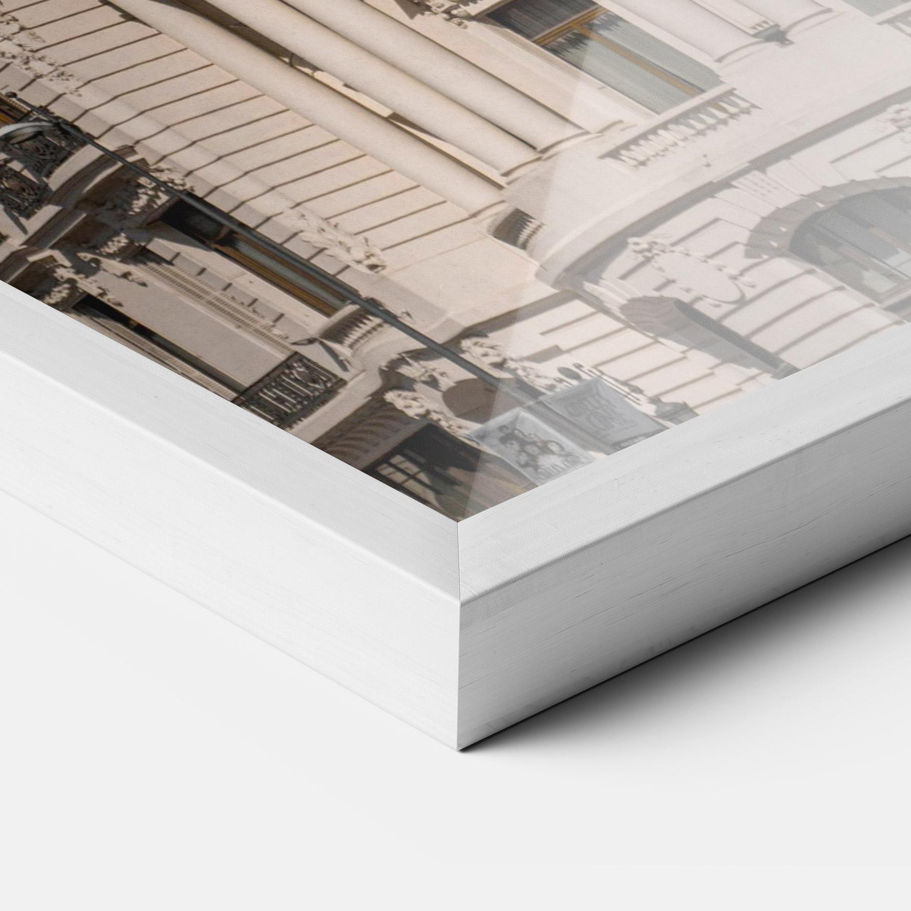 Рамкиран постер Metropolis Building mockup 3