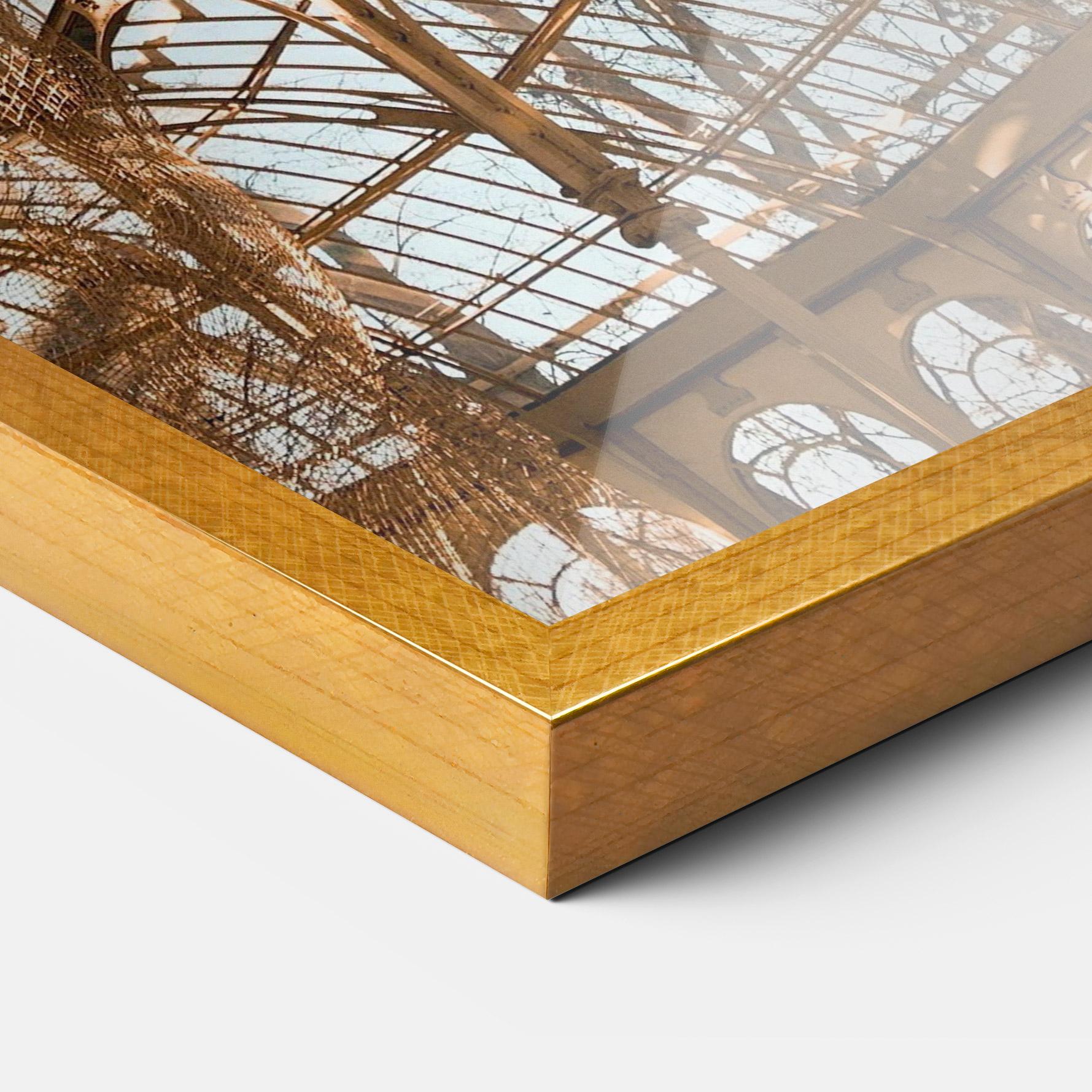 Рамкиран постер Crystal Palace mockup 3