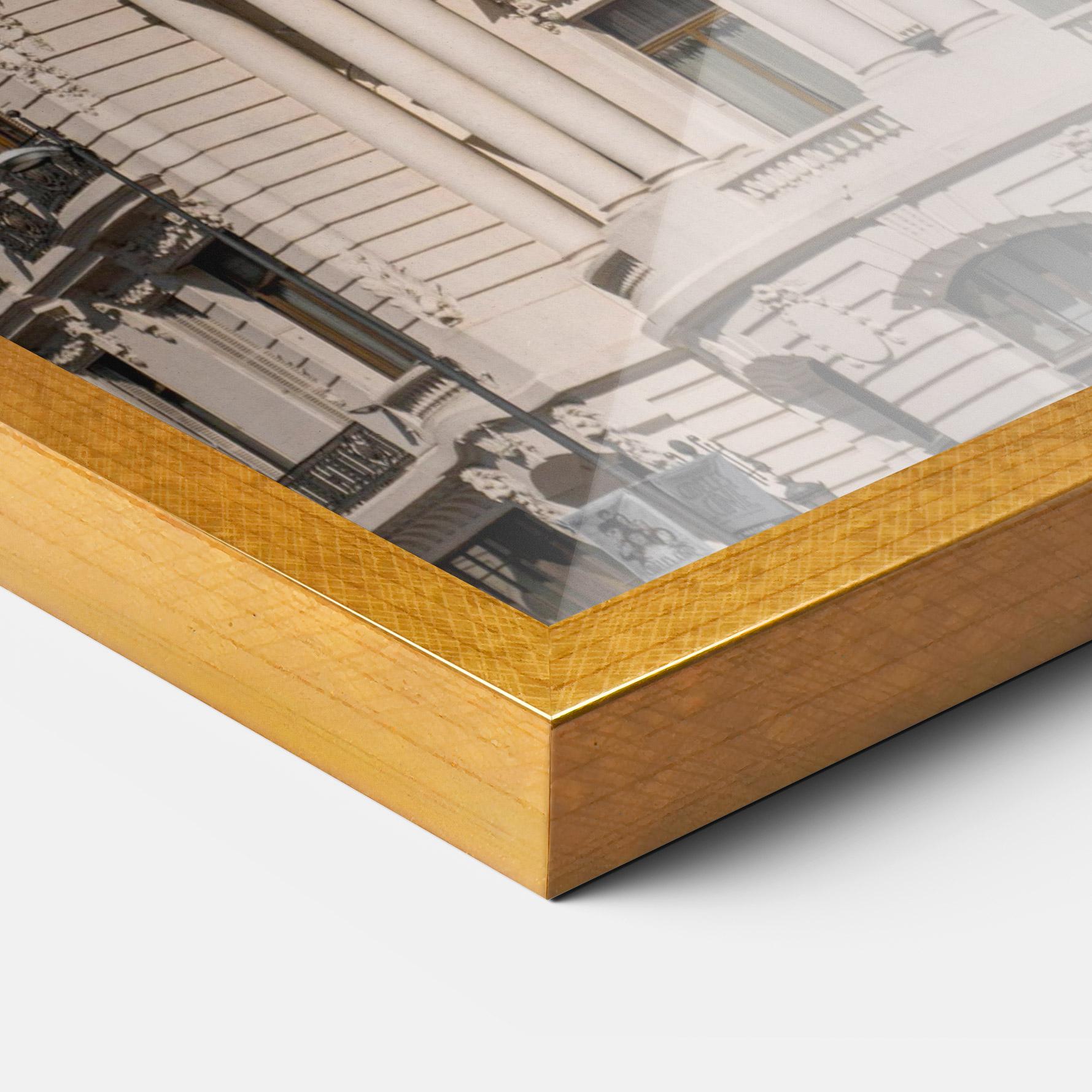 Рамкиран постер Metropolis Building mockup 3