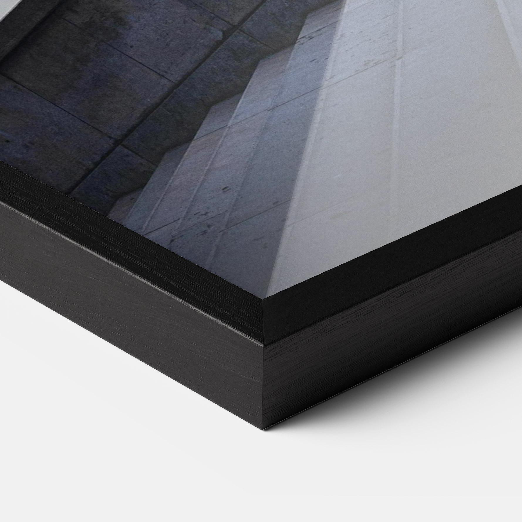 Рамкиран постер Eiffel Tower Stairs mockup 3