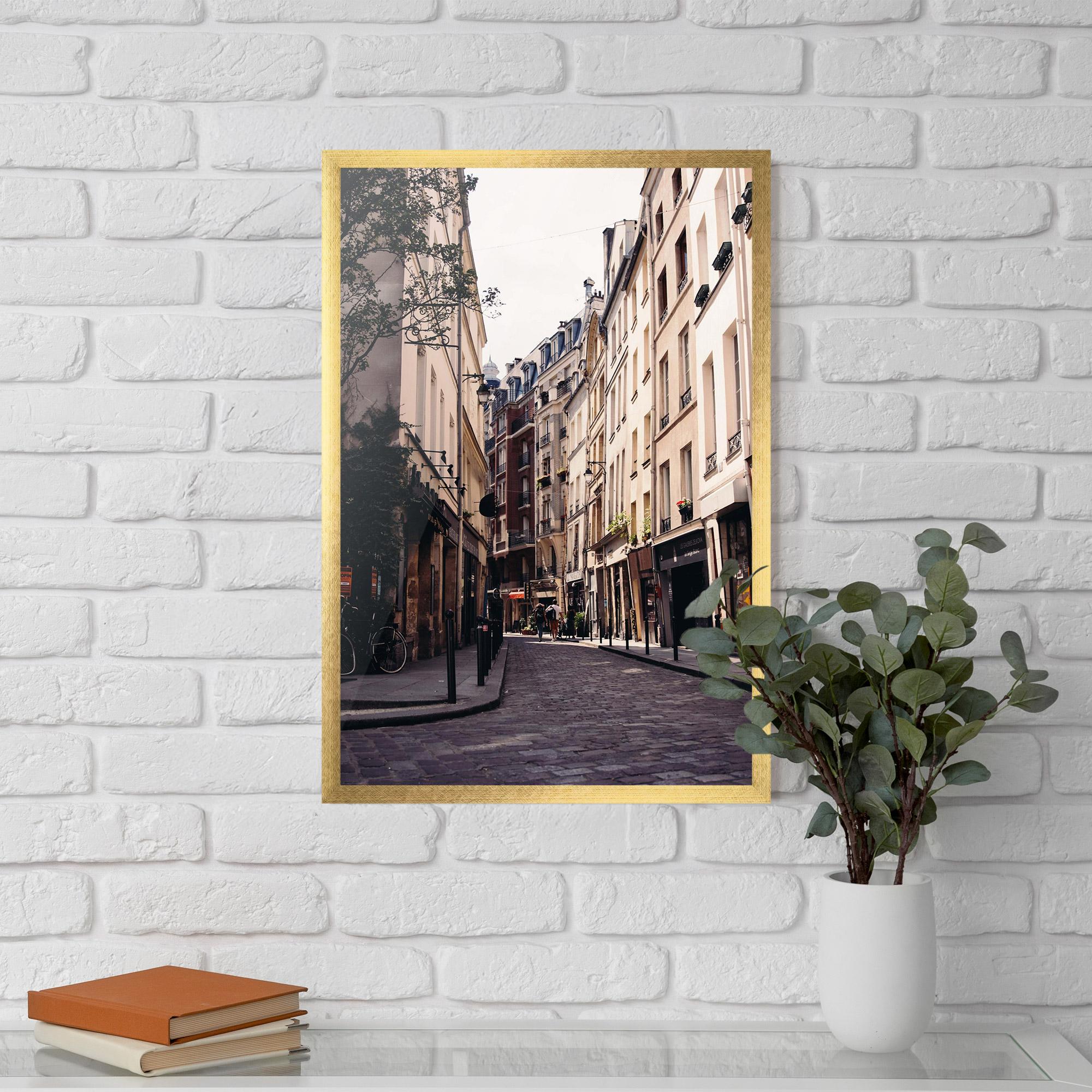 Рамкиран постер Paris Street mockup 5