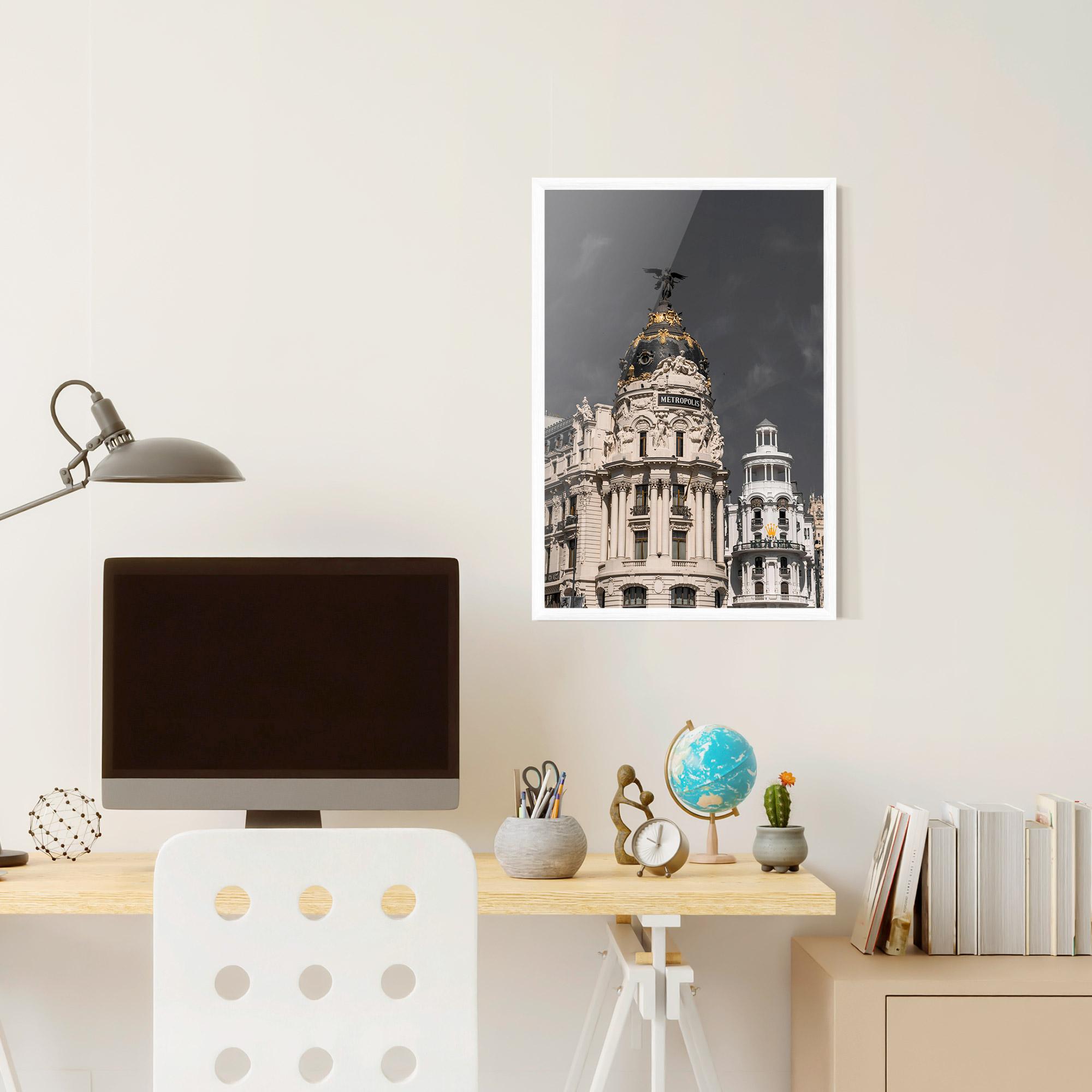 Рамкиран постер Metropolis Building mockup 6