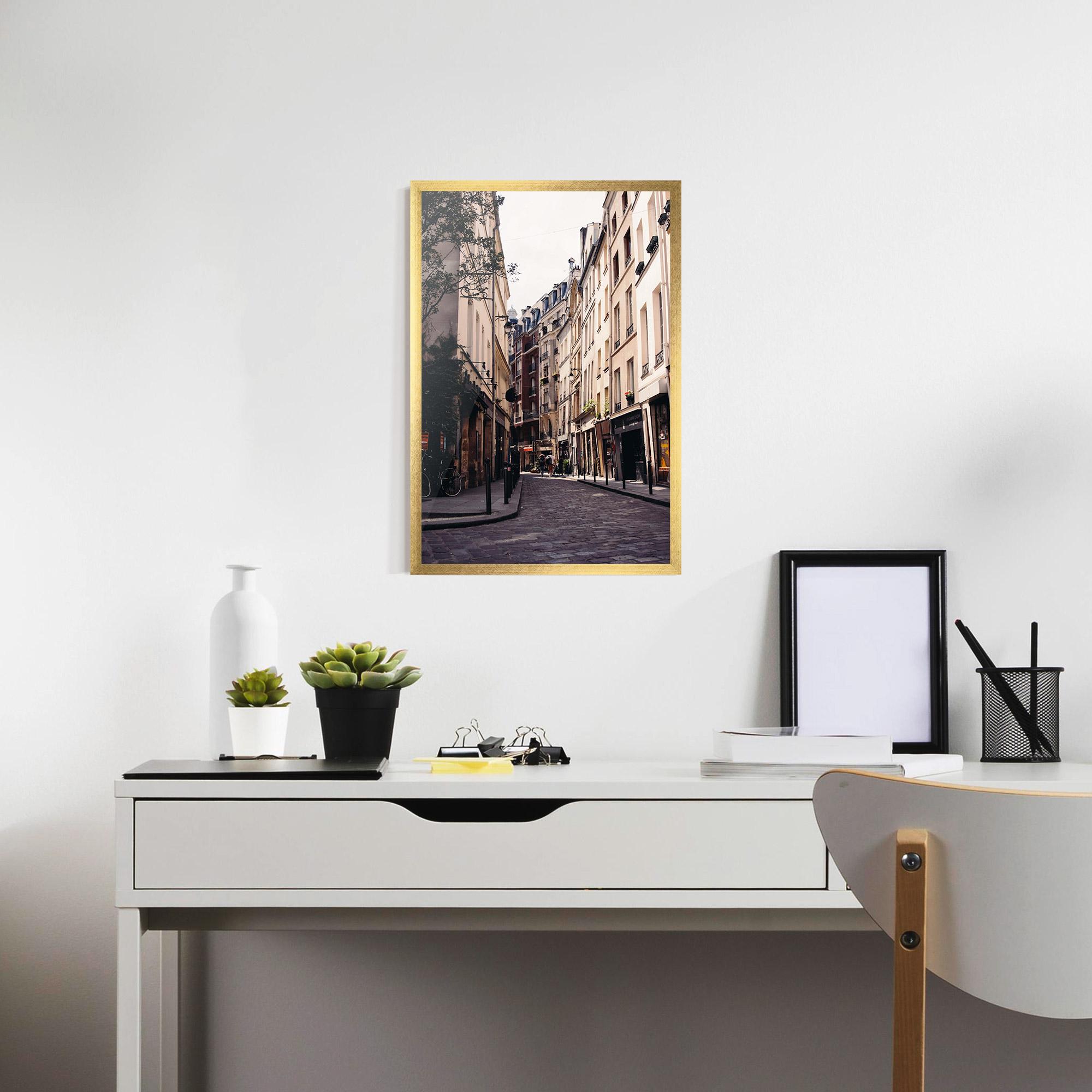 Рамкиран постер Paris Street mockup 7