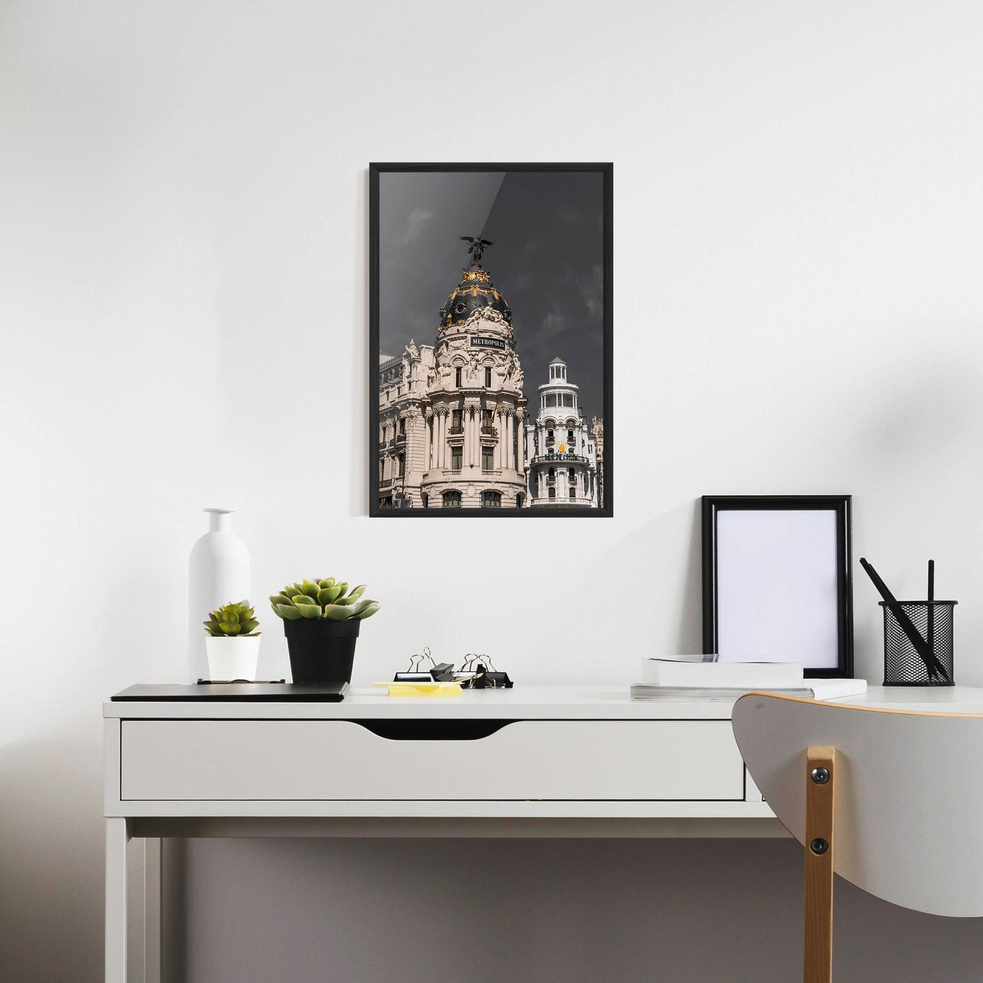 Рамкиран постер Metropolis Building mockup 7