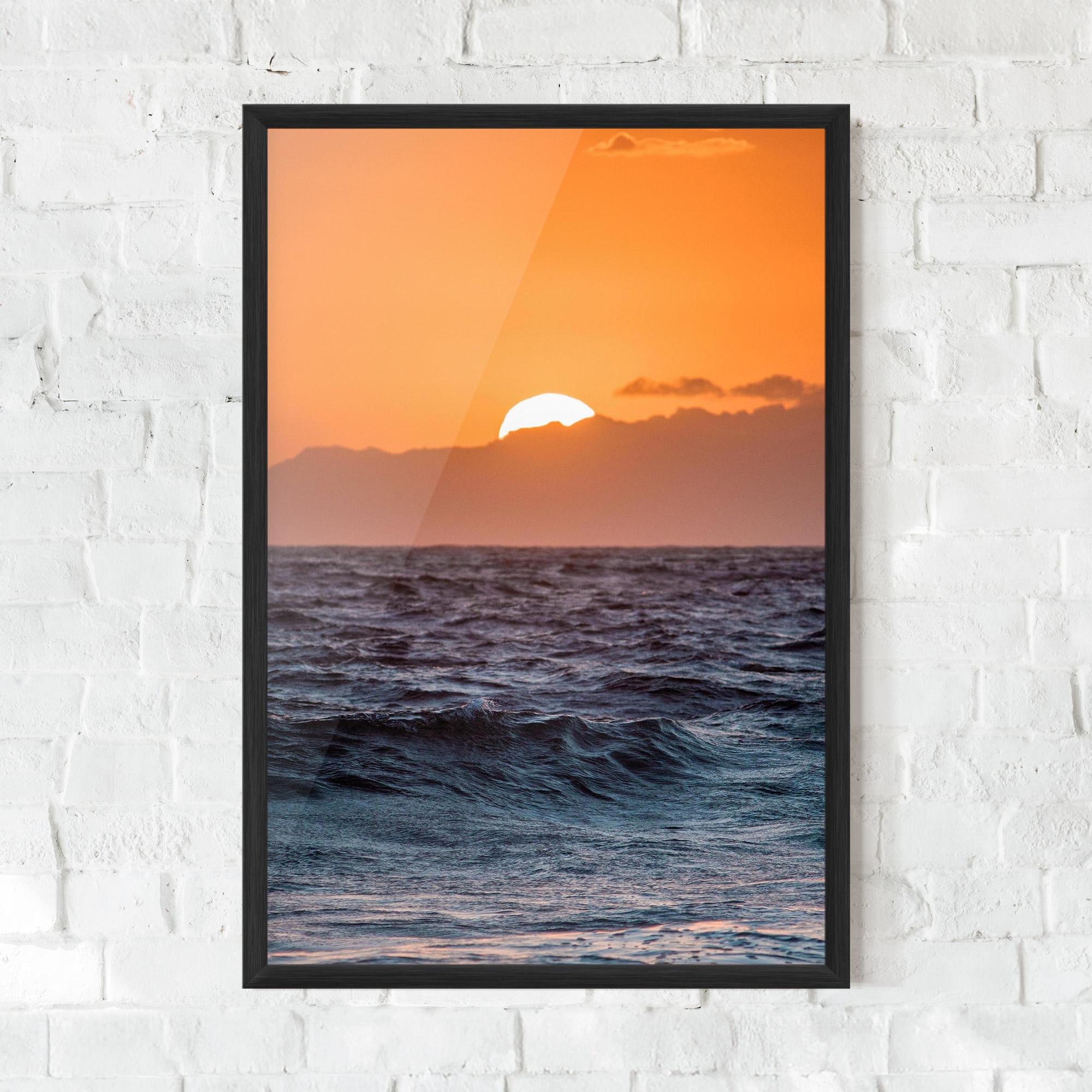 Рамкиран постер Morning Waves mockup 0