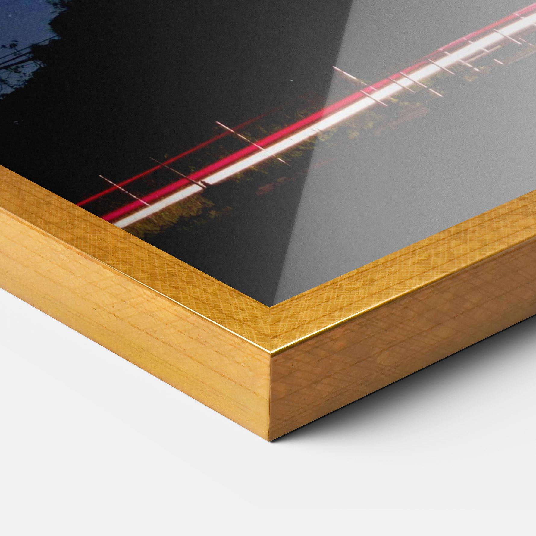 Рамкиран постер Red Moon mockup 3