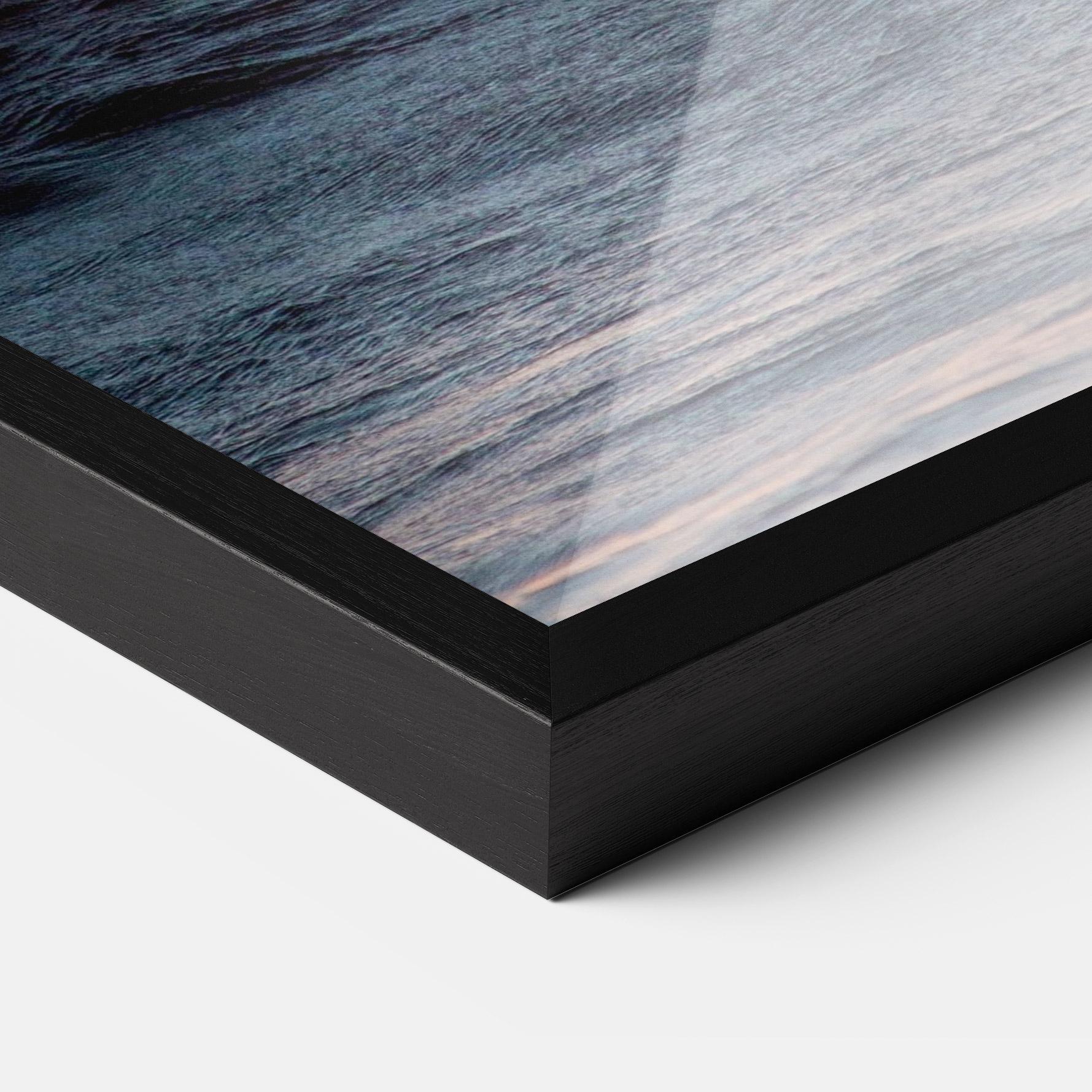 Рамкиран постер Morning Waves mockup 3