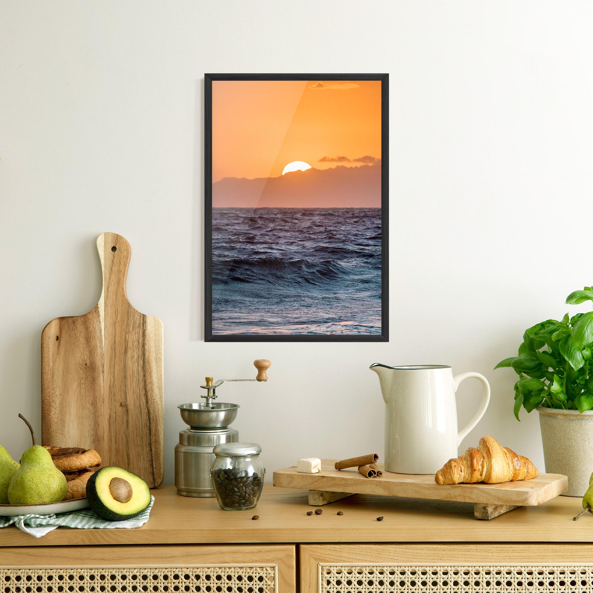 Рамкиран постер Morning Waves mockup 8