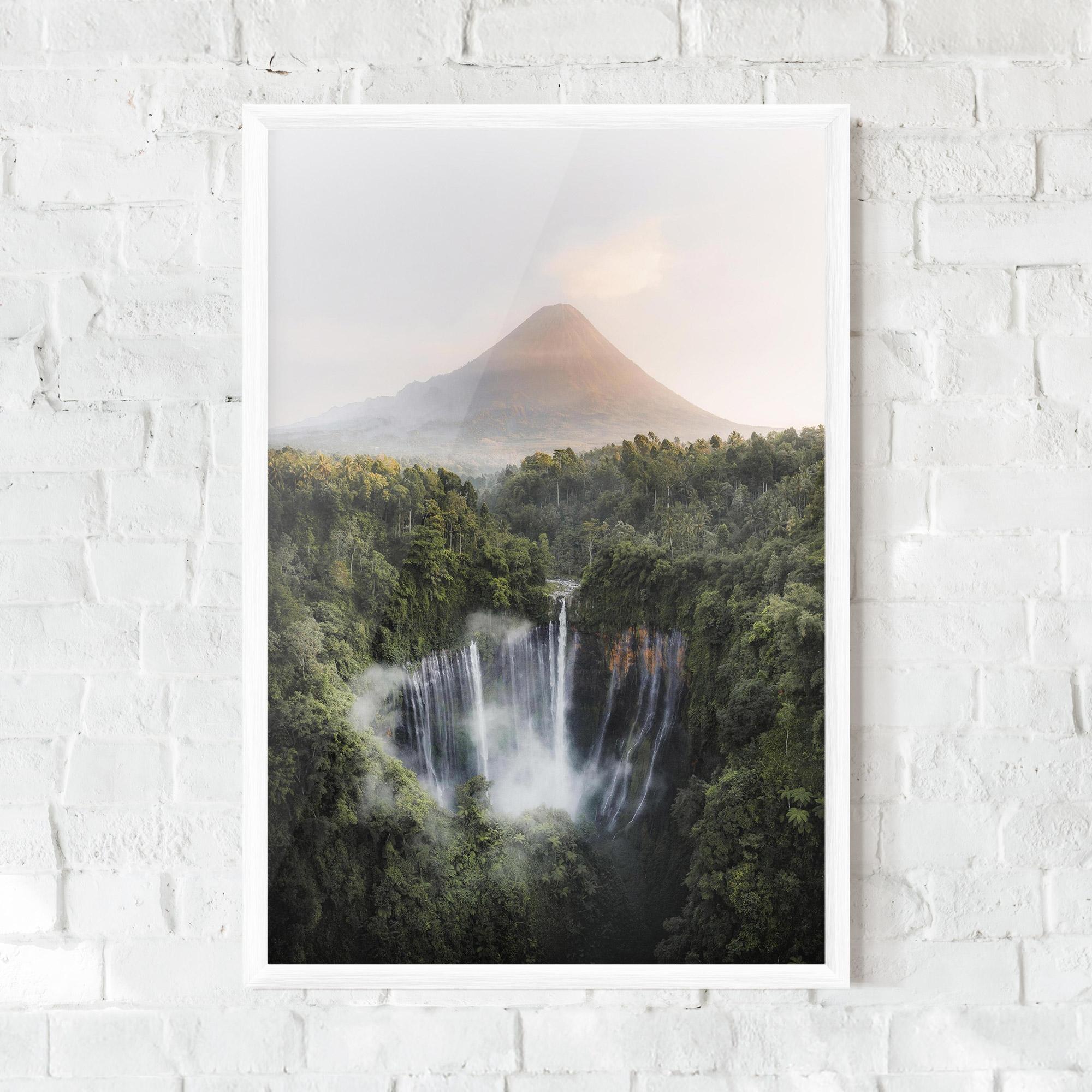 Рамкиран постер Vulcano Waterfall mockup 0