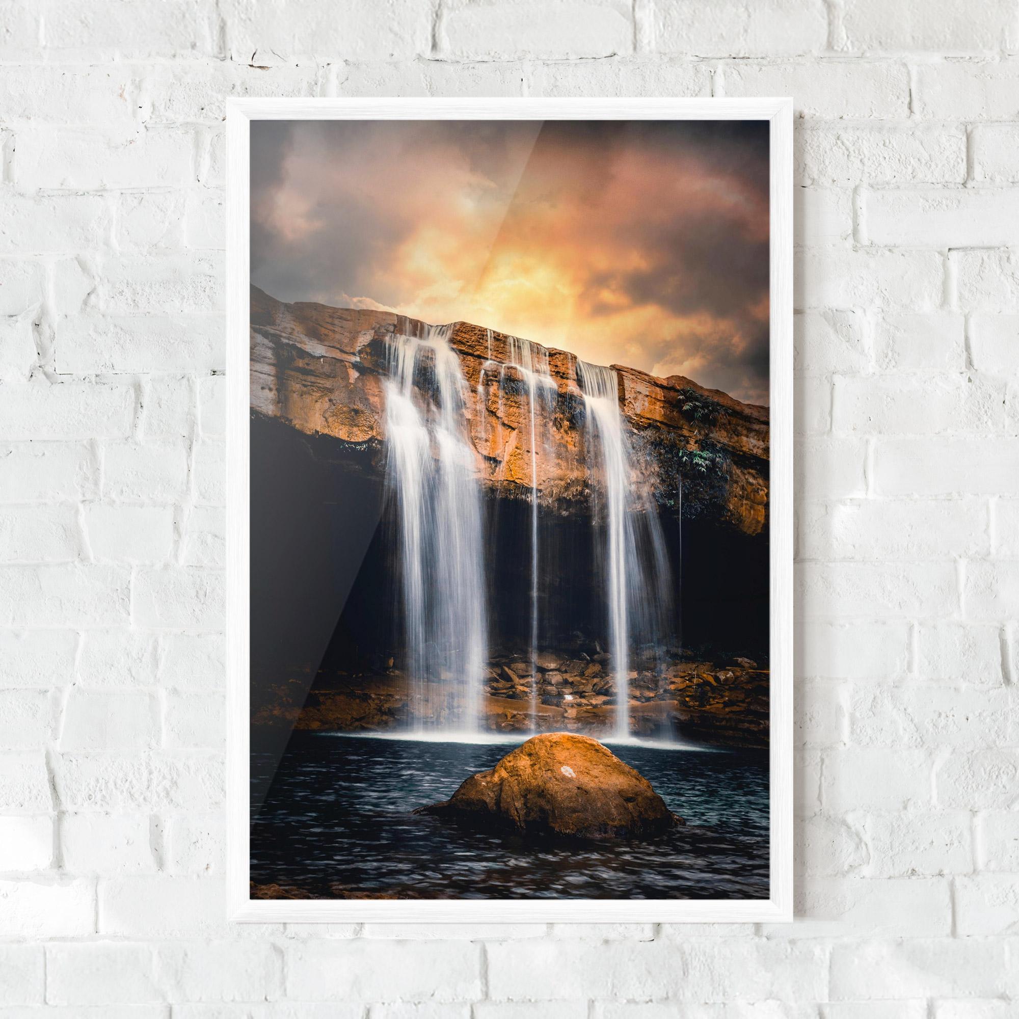 Рамкиран постер Waterfall Place To Hide mockup 0