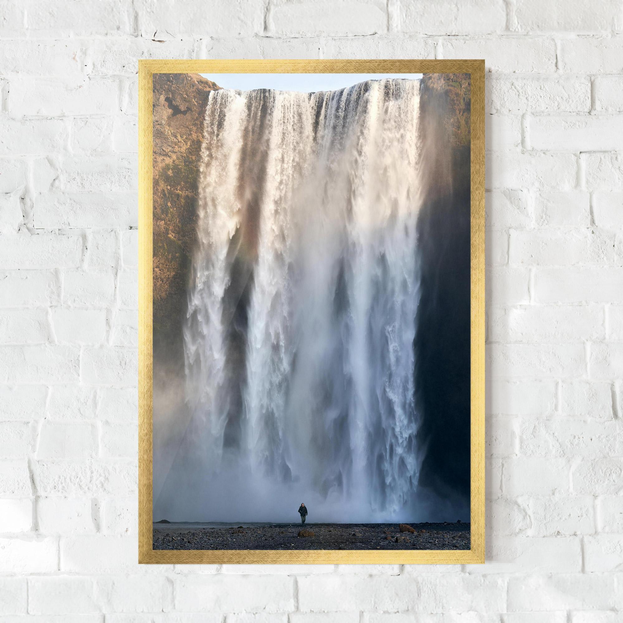 Рамкиран постер Small Man Waterfall mockup 0