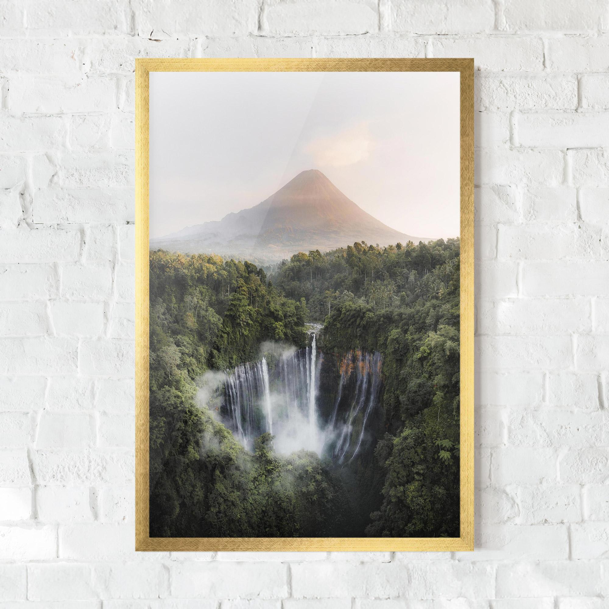 Рамкиран постер Vulcano Waterfall mockup 0