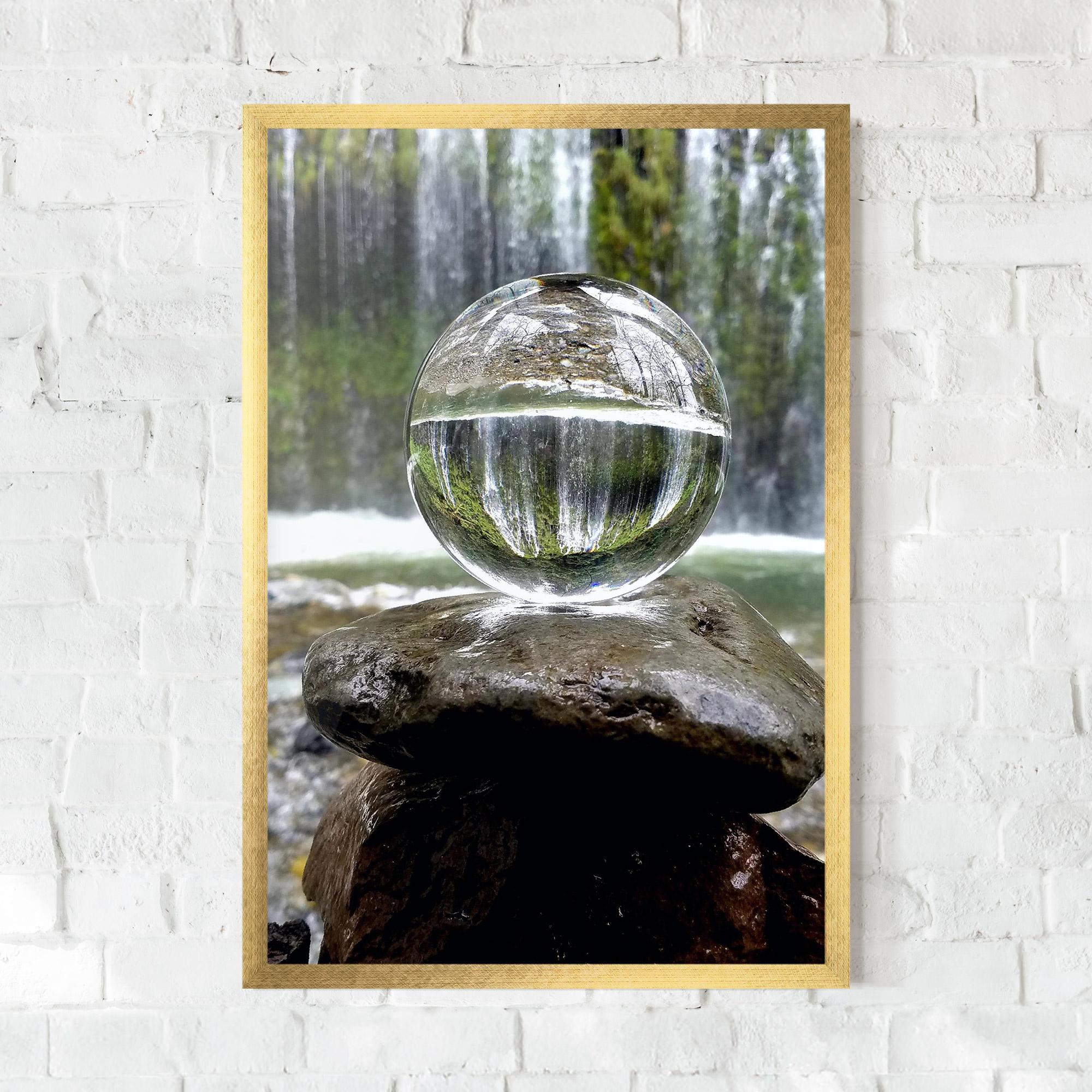 Рамкиран постер Waterfall Sphere mockup 0