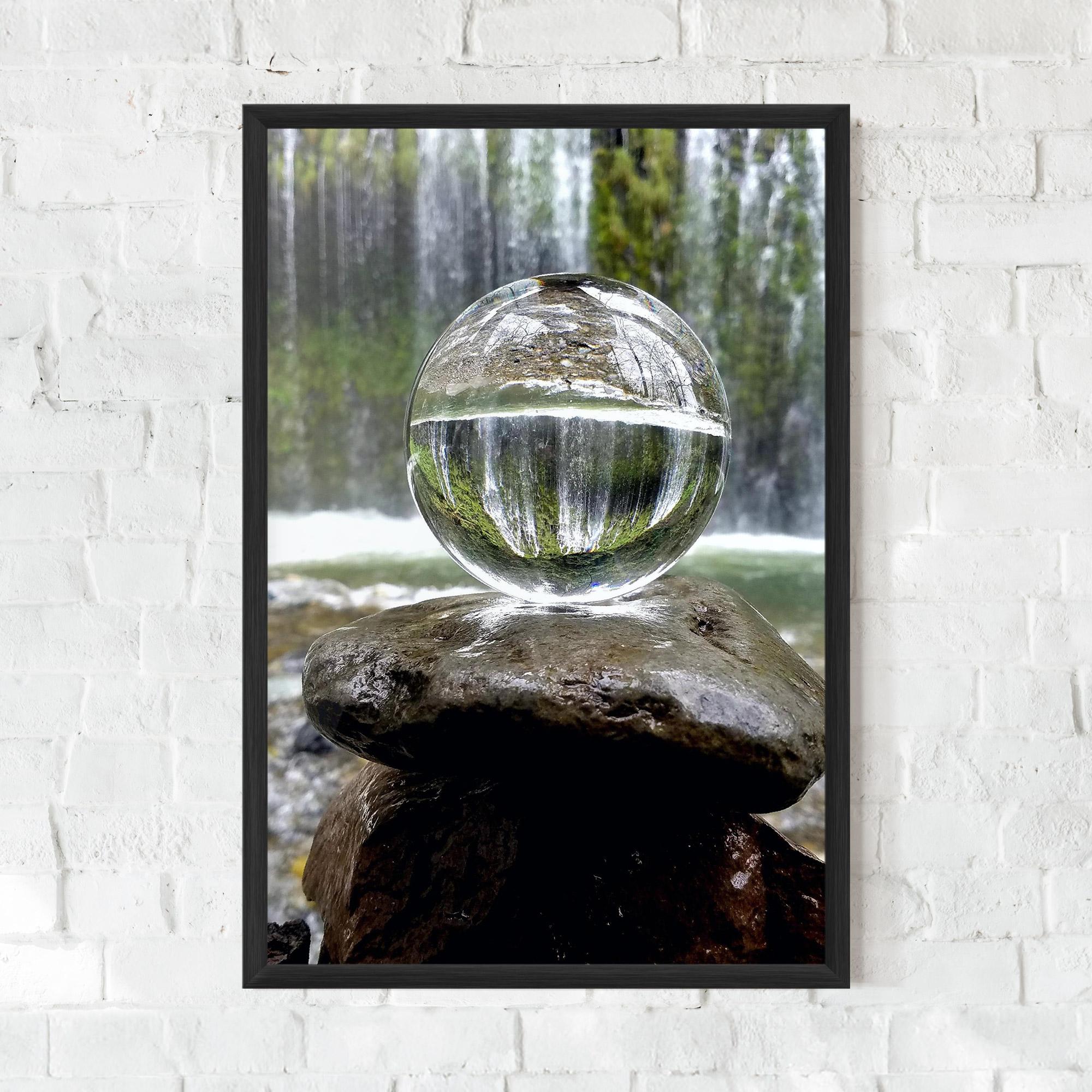 Рамкиран постер Waterfall Sphere mockup 0