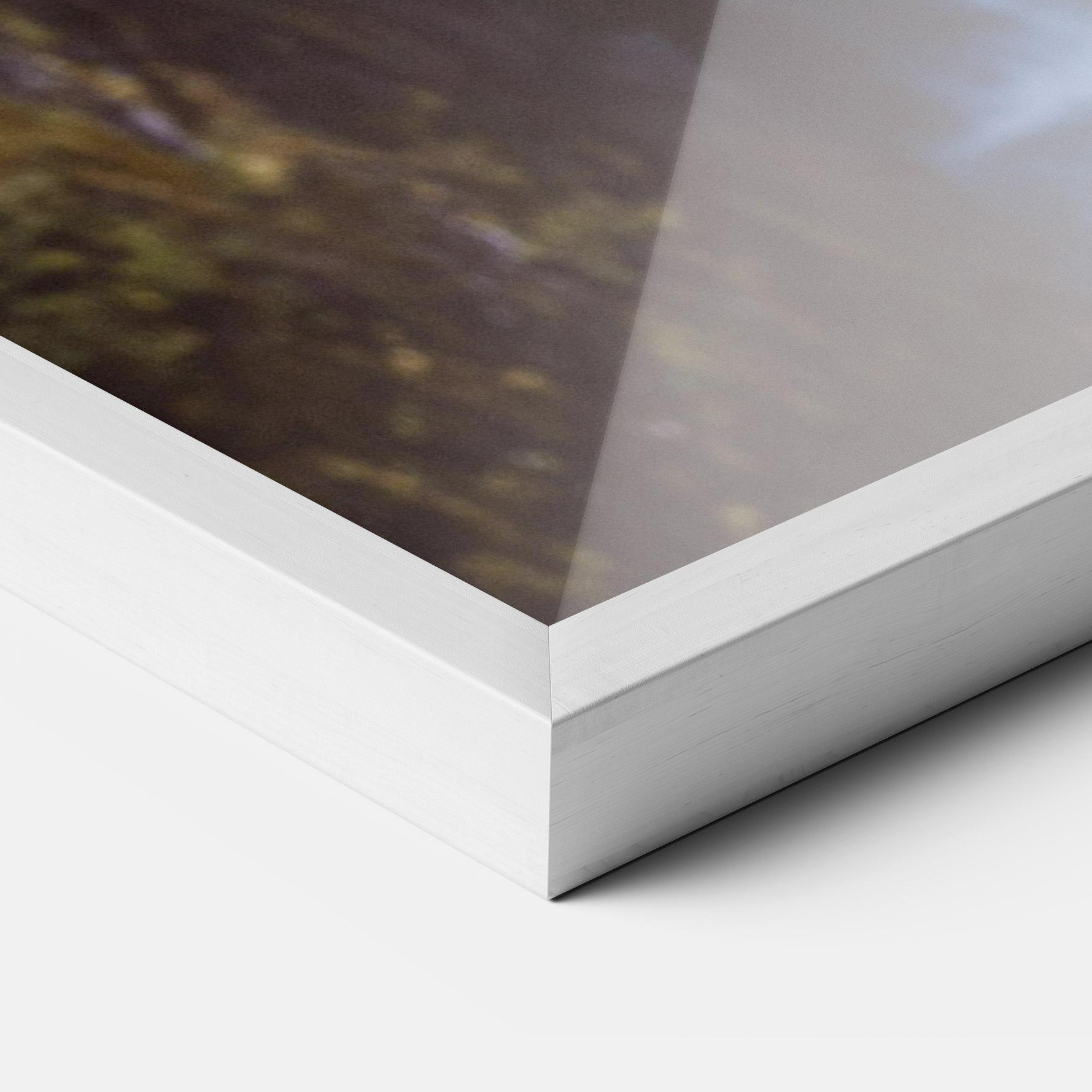 Рамкиран постер Waterfall Bringe Red Leaves mockup 3