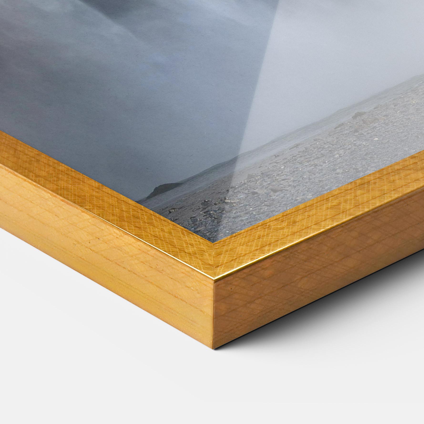 Рамкиран постер Small Man Waterfall mockup 3