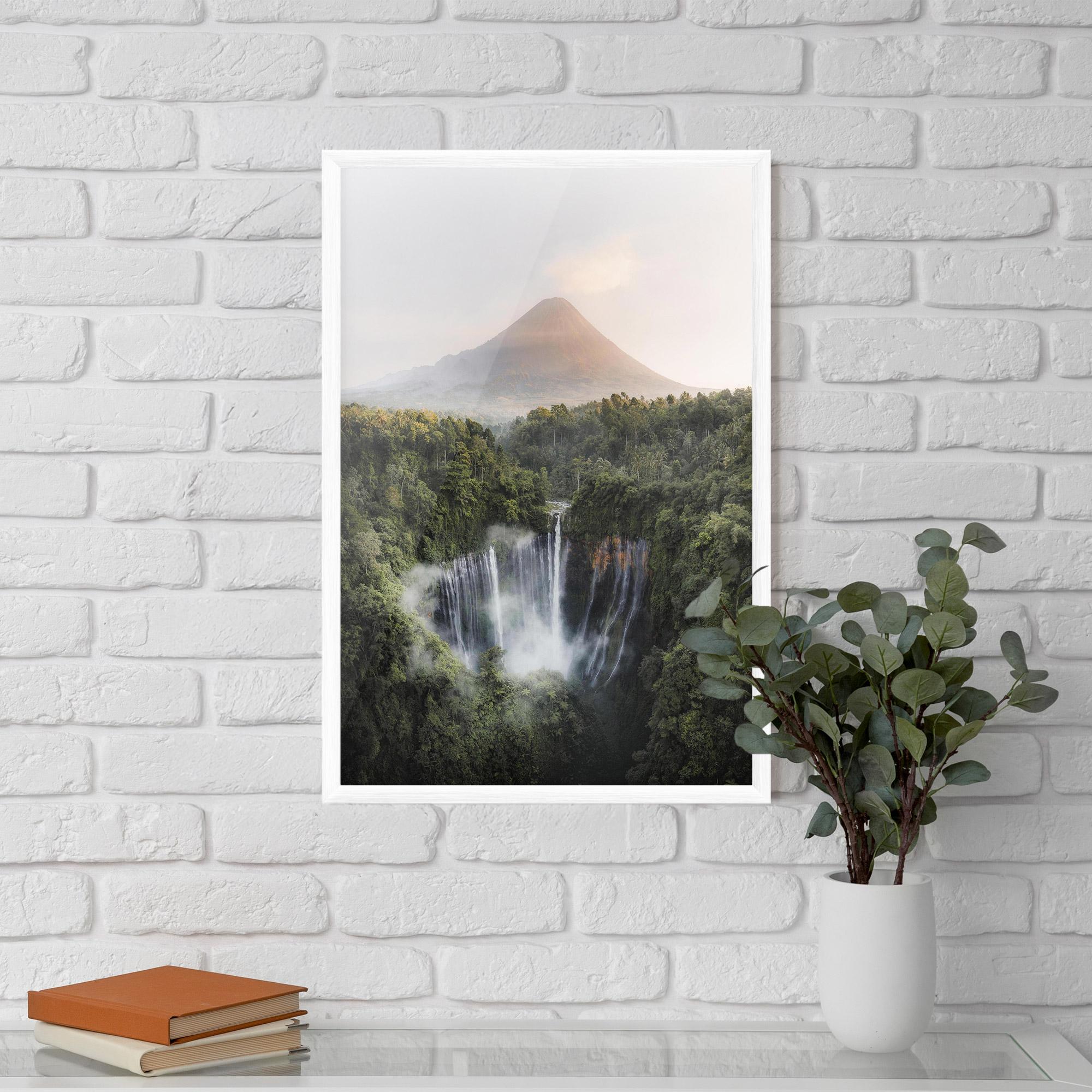 Рамкиран постер Vulcano Waterfall mockup 5