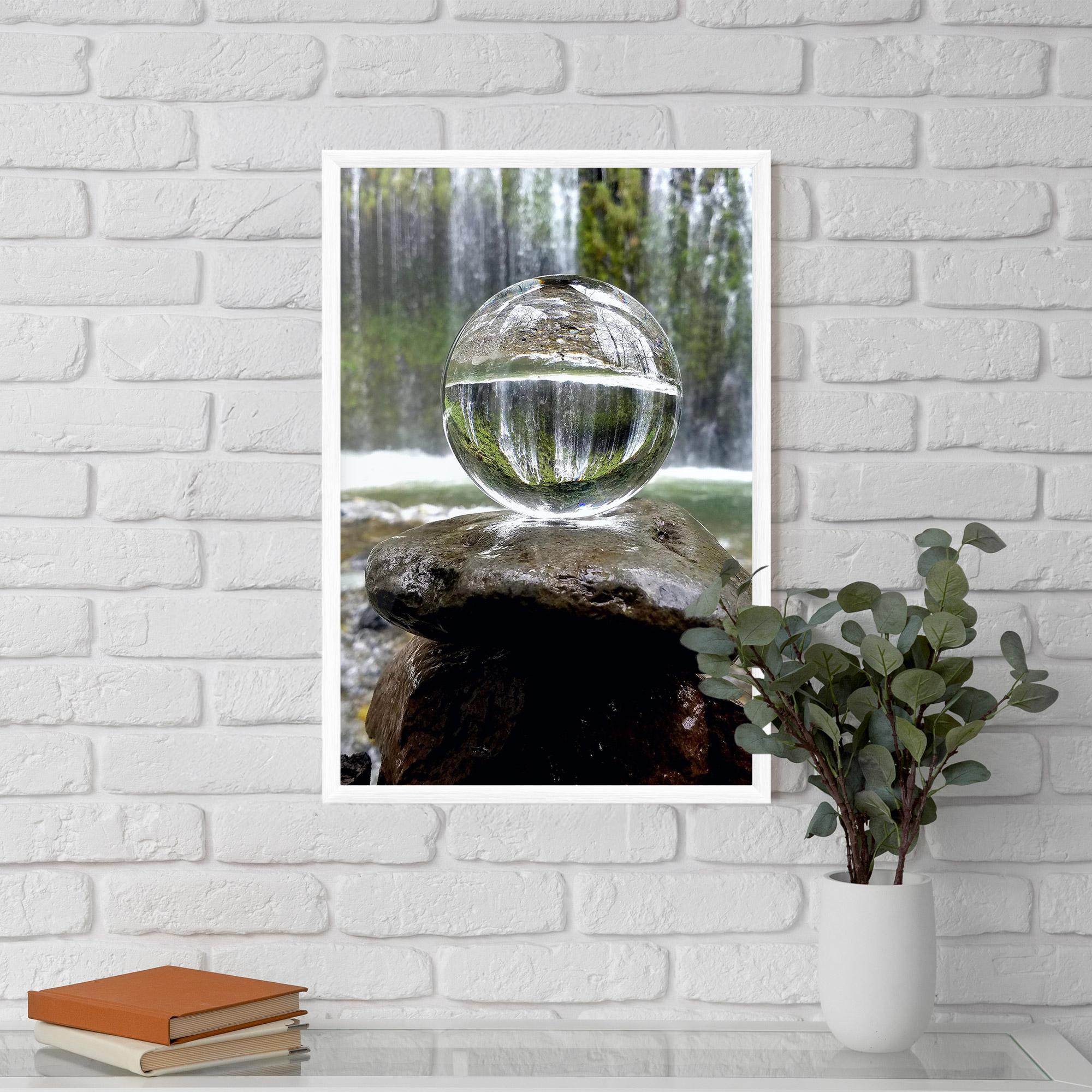 Рамкиран постер Waterfall Sphere mockup 5