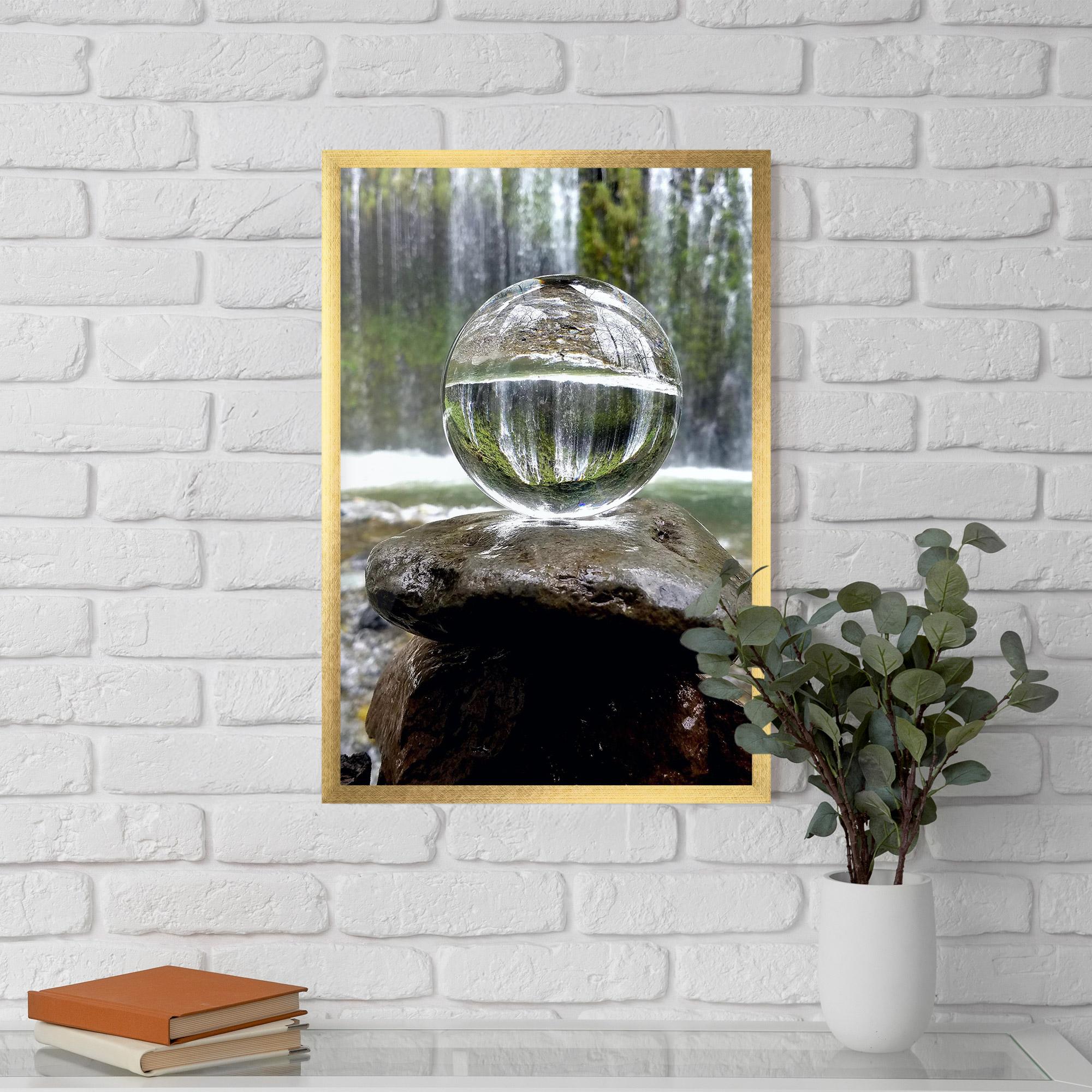 Рамкиран постер Waterfall Sphere mockup 5