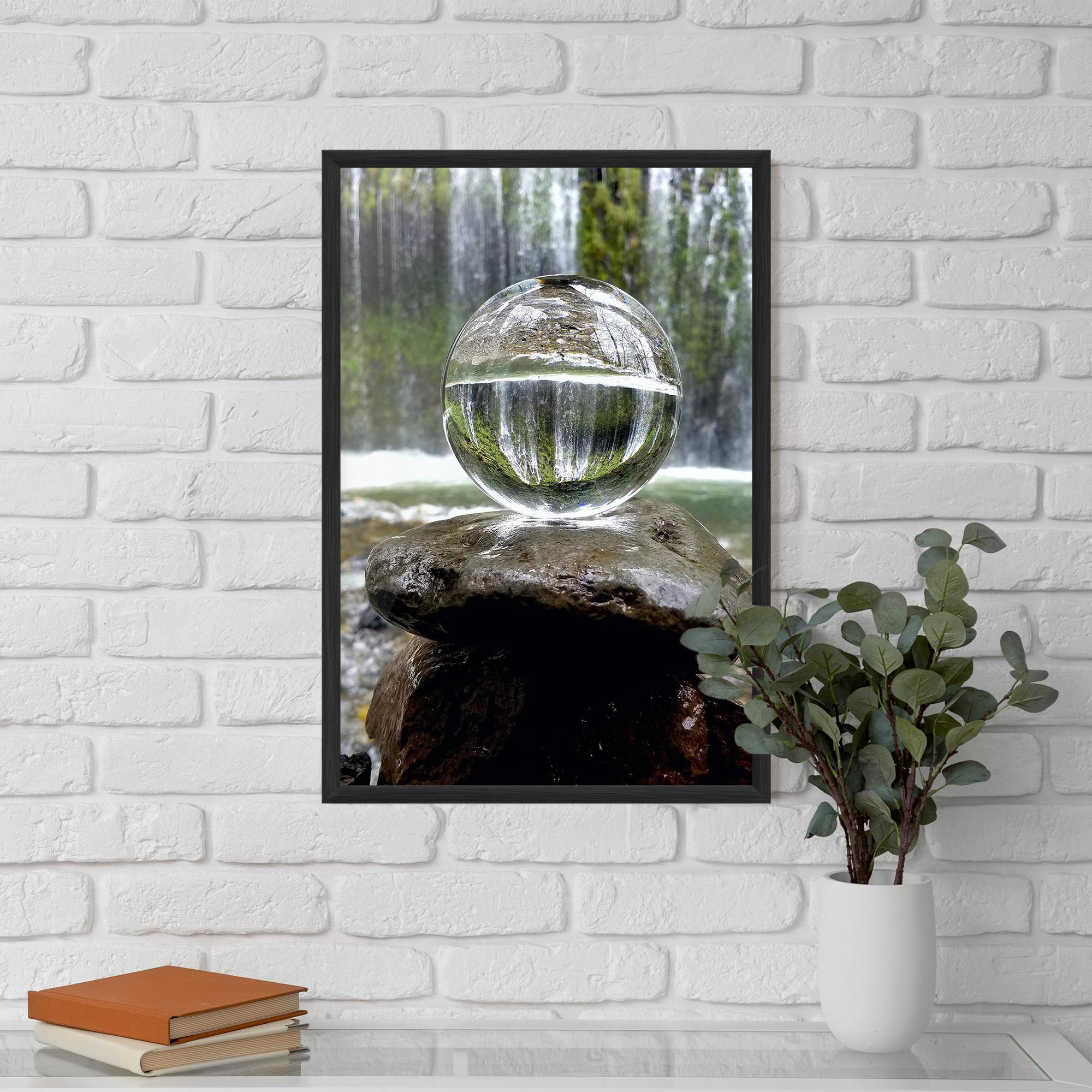 Рамкиран постер Waterfall Sphere mockup 5