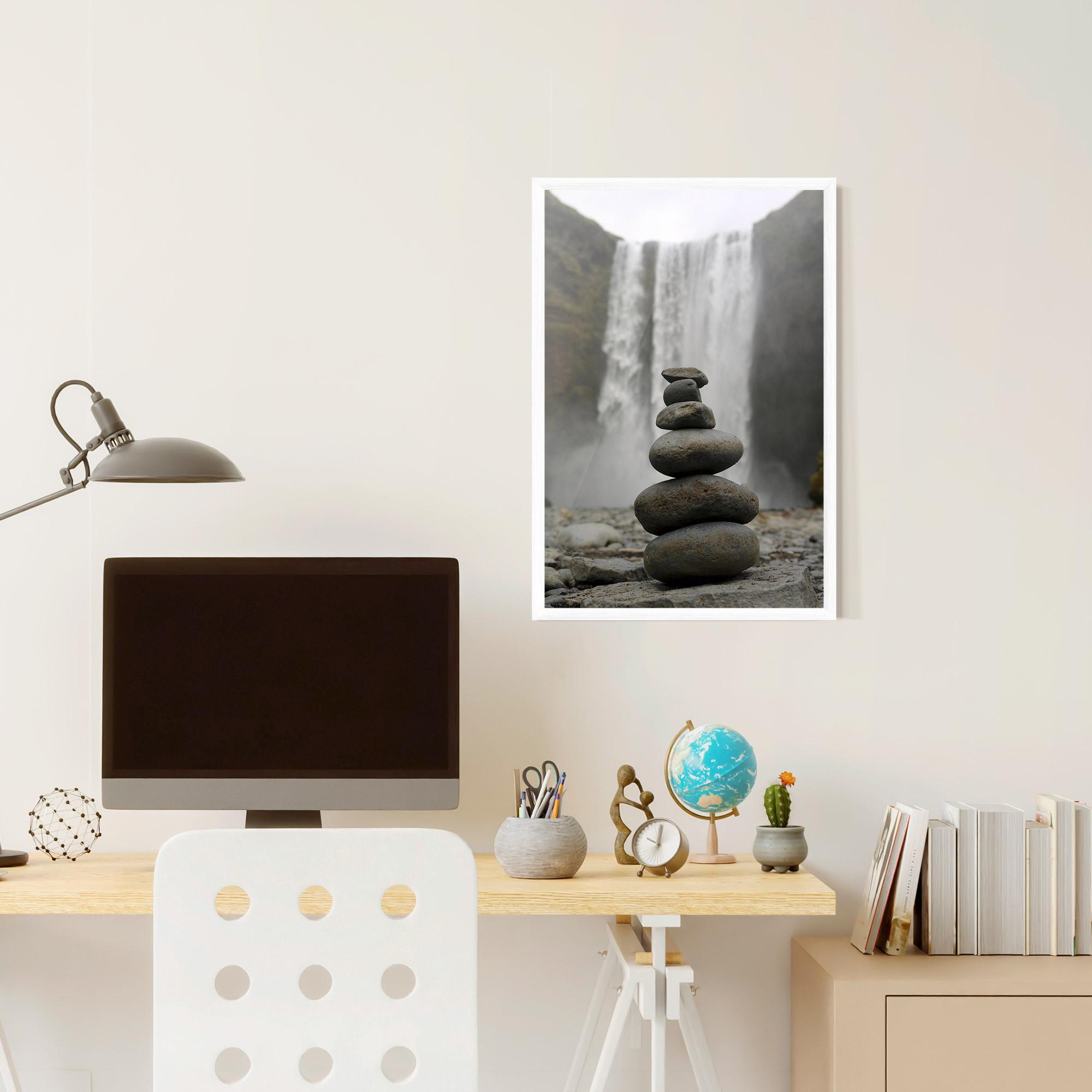 Рамкиран постер Balanced Rocks Waterfall mockup 6