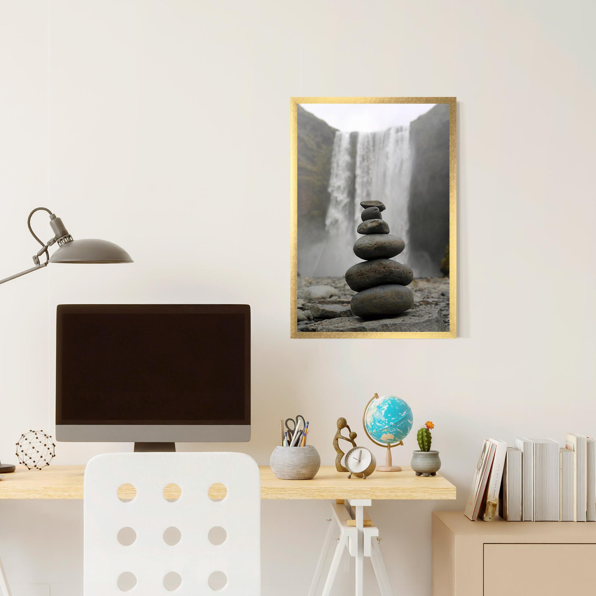 Рамкиран постер Balanced Rocks Waterfall mockup 6