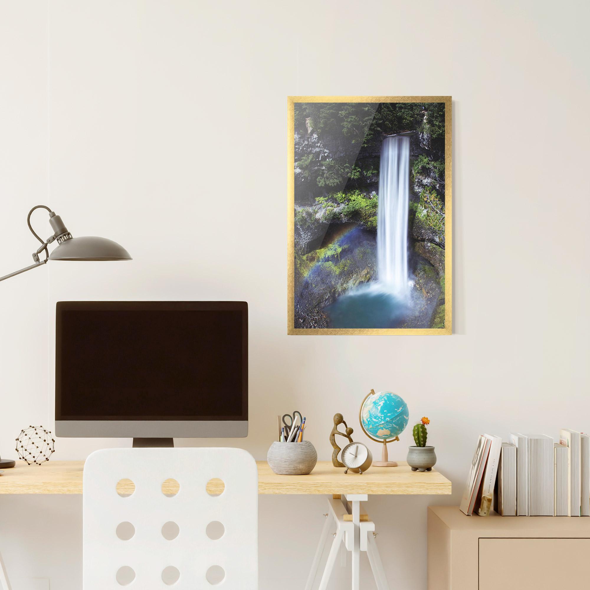 Рамкиран постер Pretty Rainbow Waterfall mockup 6