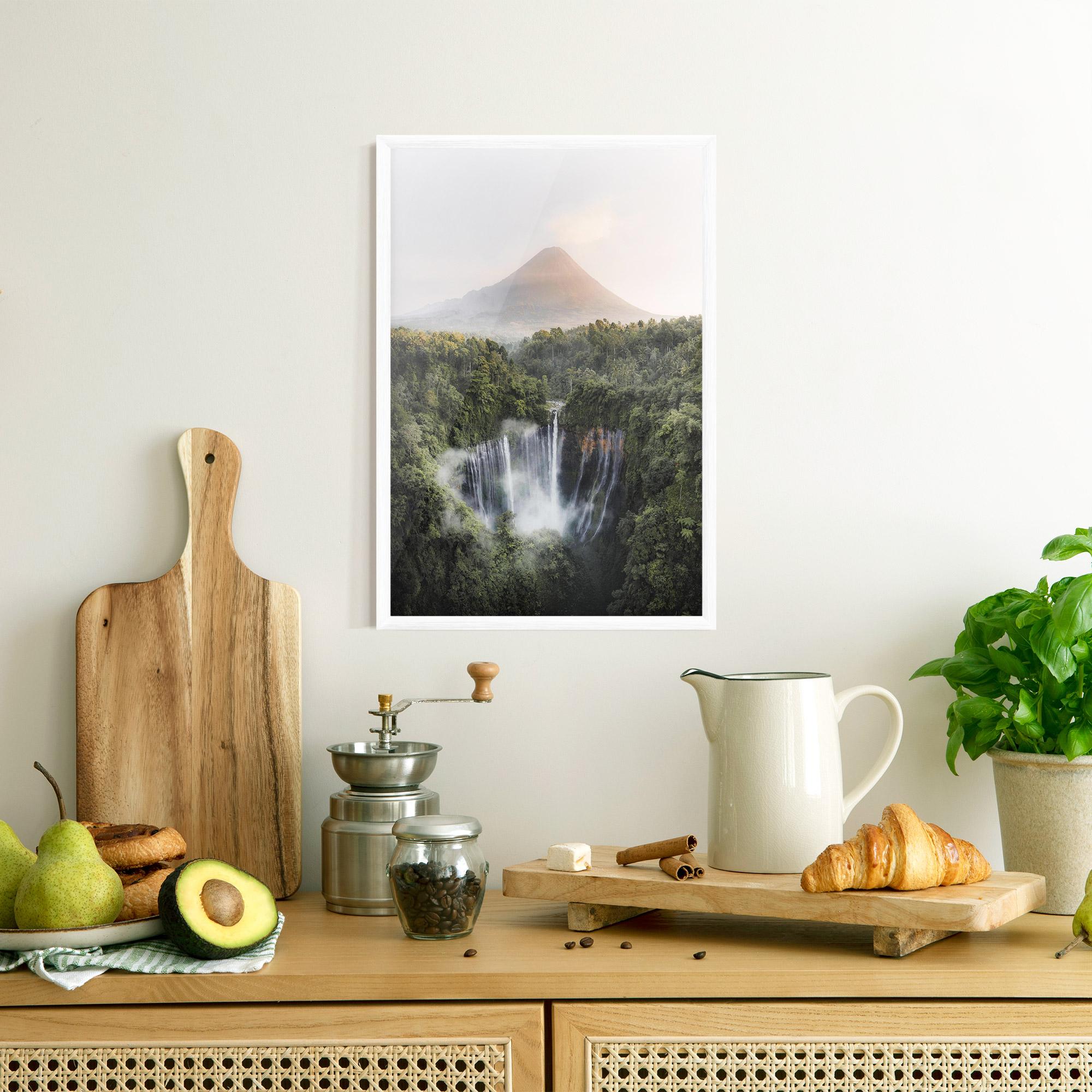 Рамкиран постер Vulcano Waterfall mockup 8