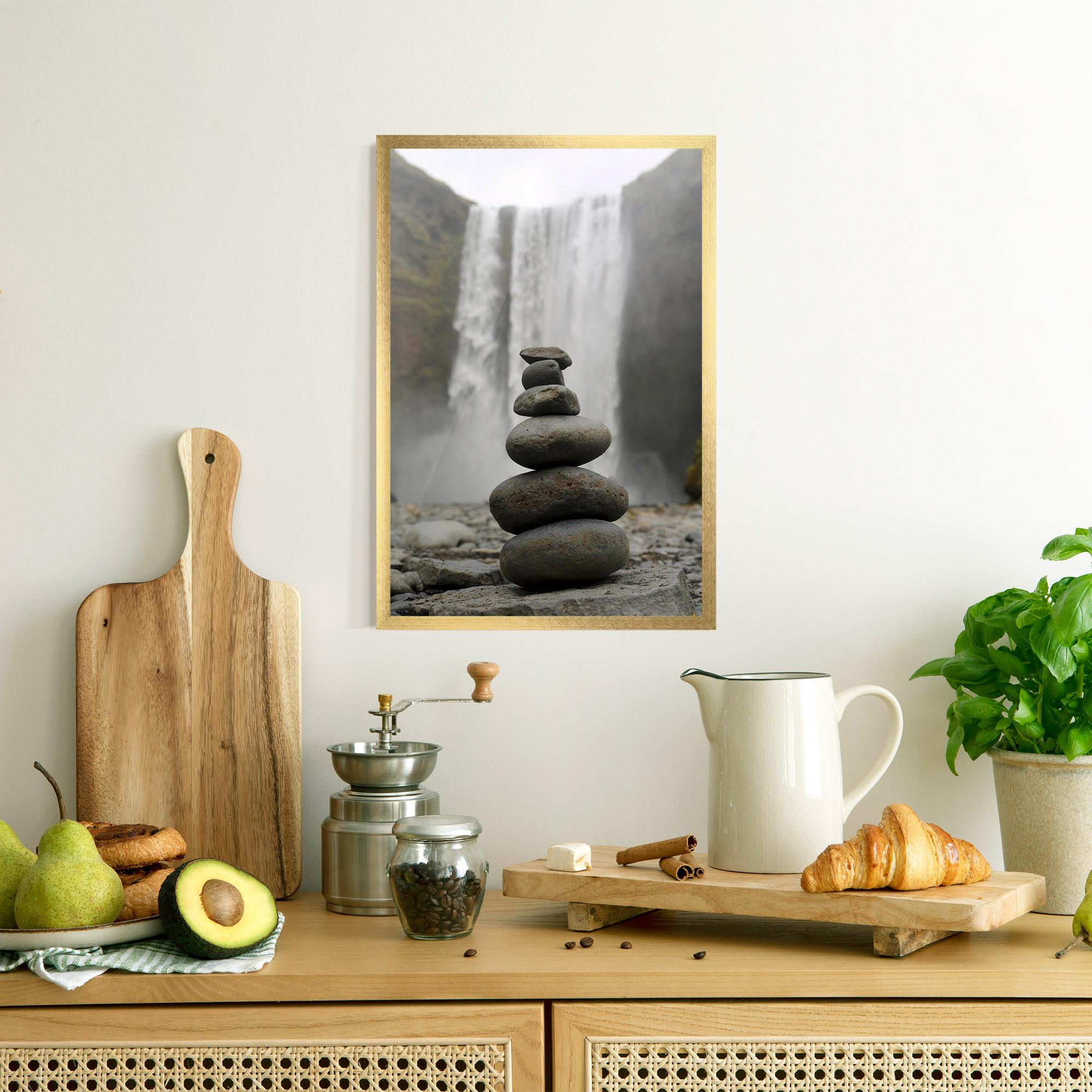 Рамкиран постер Balanced Rocks Waterfall mockup 8