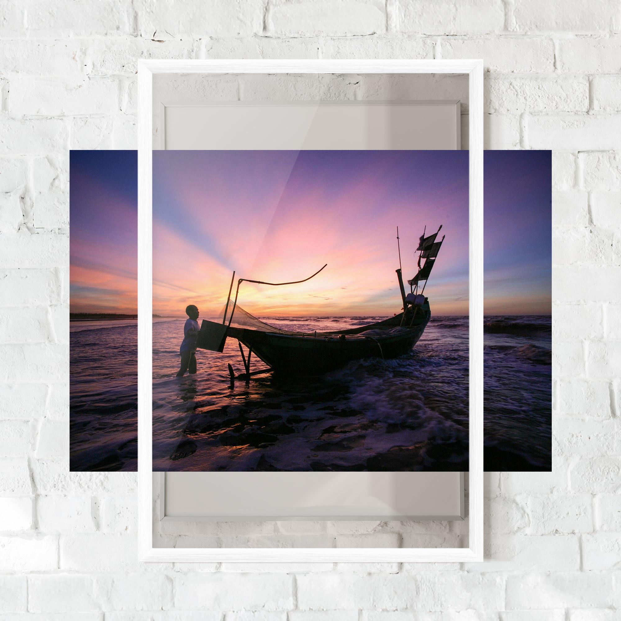 Рамкиран постер Sailor At Dawn mockup 0