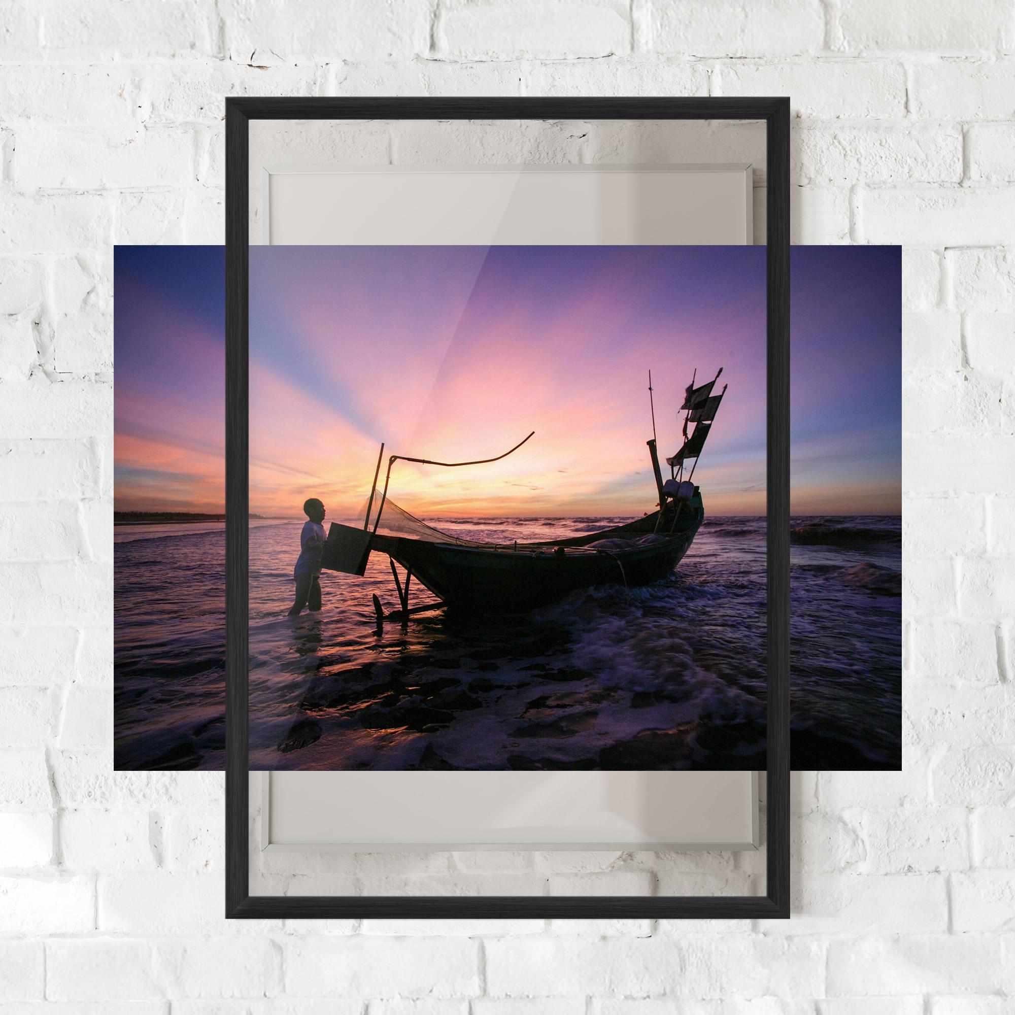Рамкиран постер Sailor At Dawn mockup 0