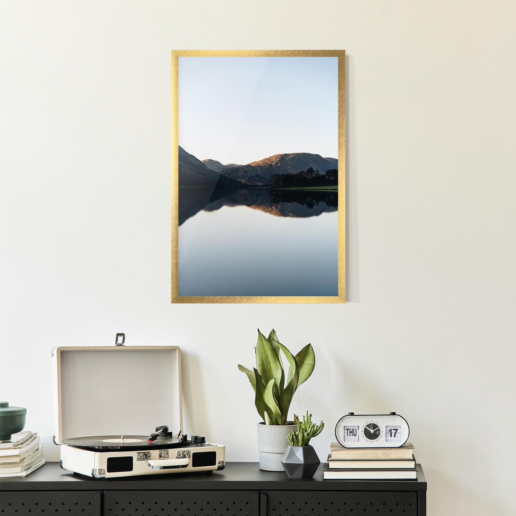 Рамкиран постер Nice Lake mockup 2