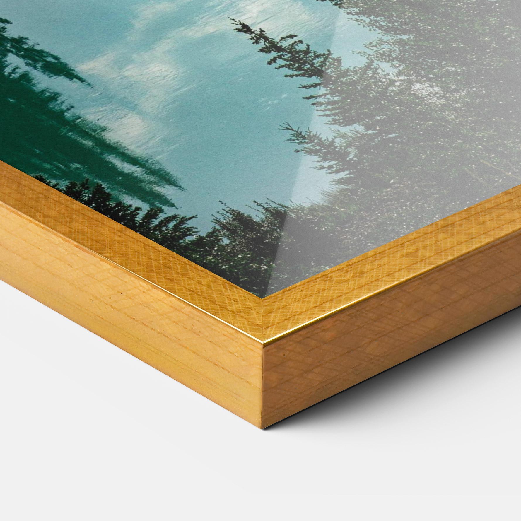 Рамкиран постер Crystal Lake mockup 3