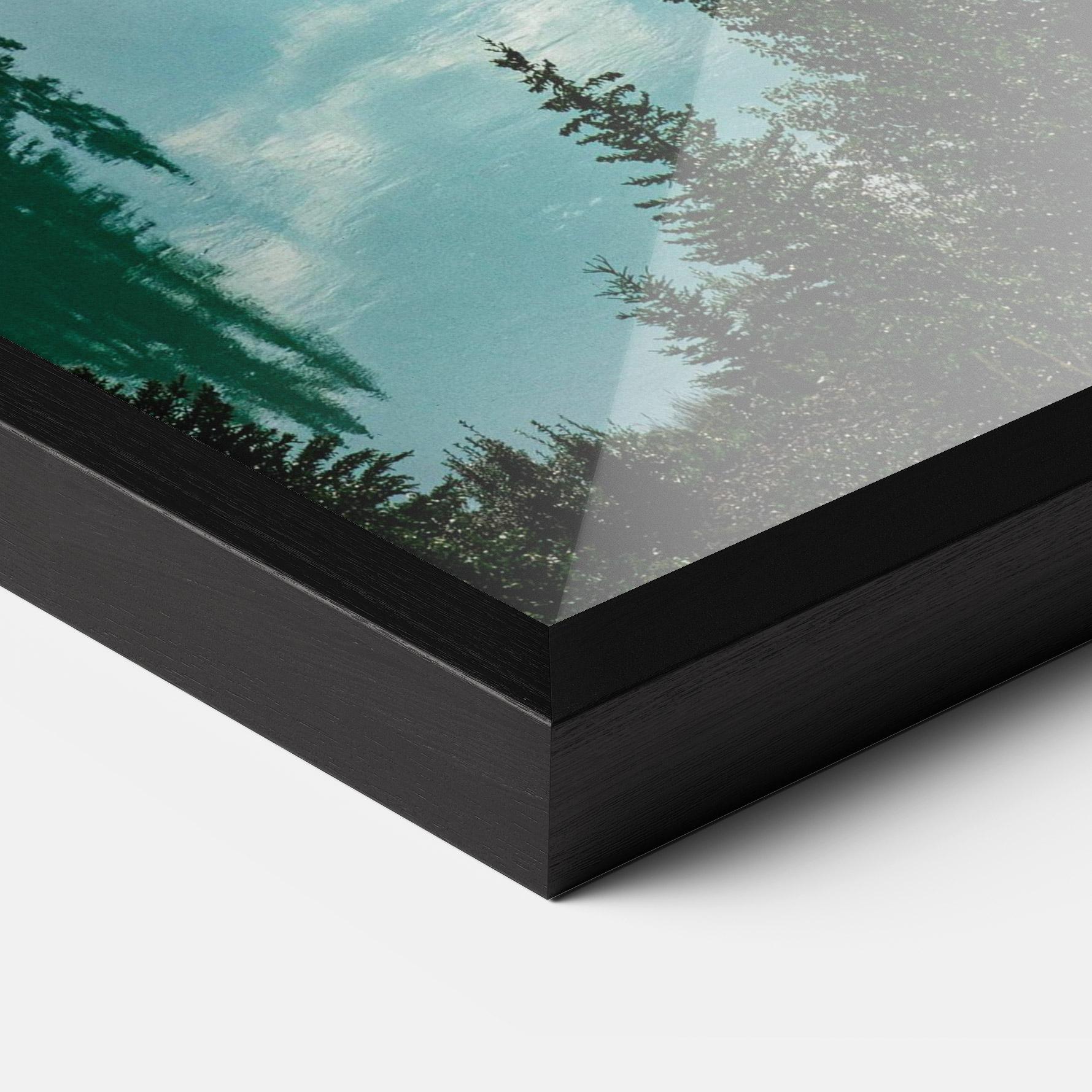 Рамкиран постер Crystal Lake mockup 3