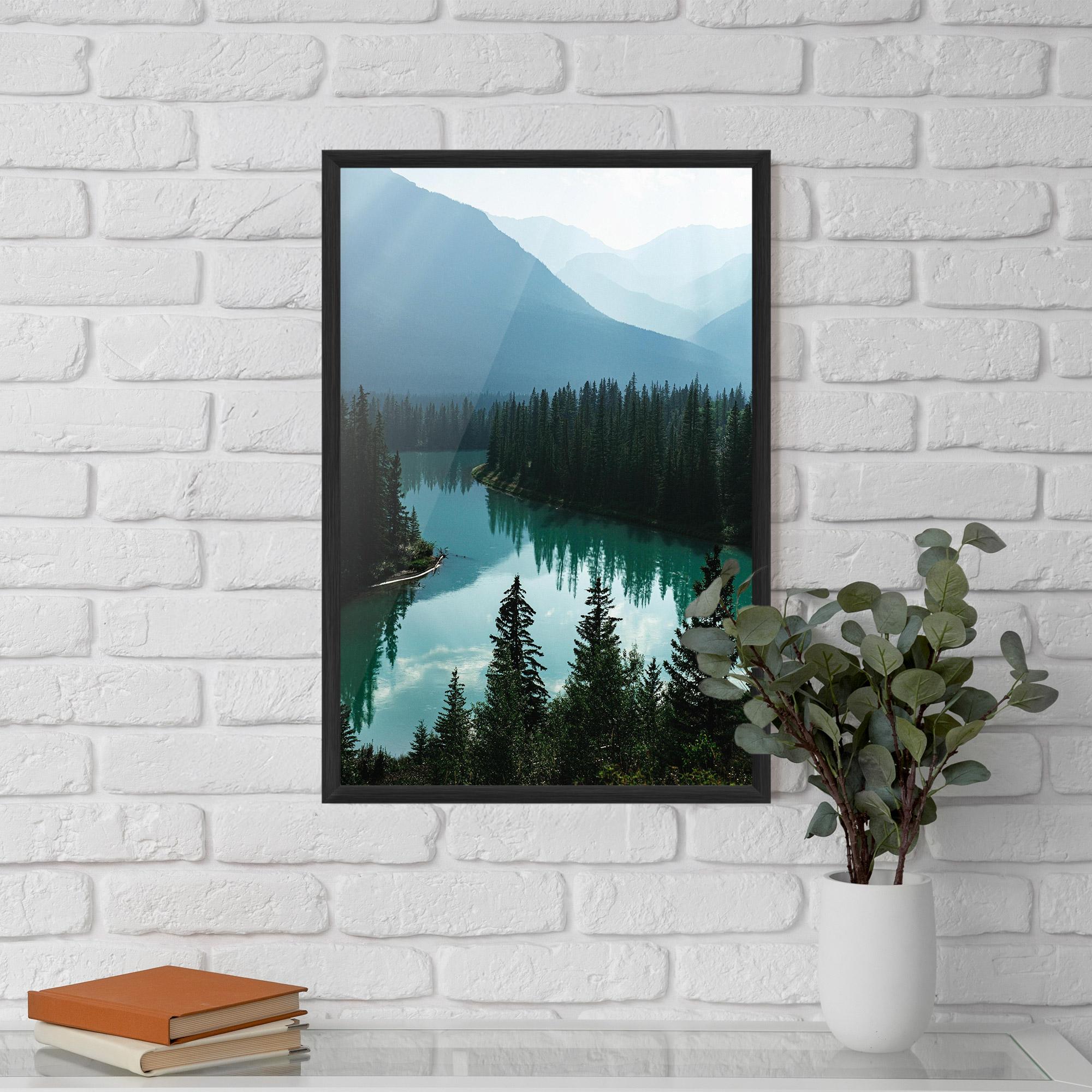 Рамкиран постер Crystal Lake mockup 5