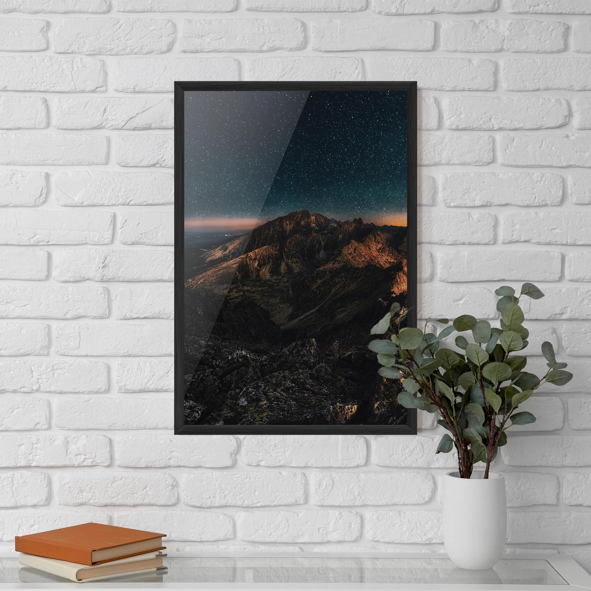 Рамкиран постер Mountain Sky mockup 5