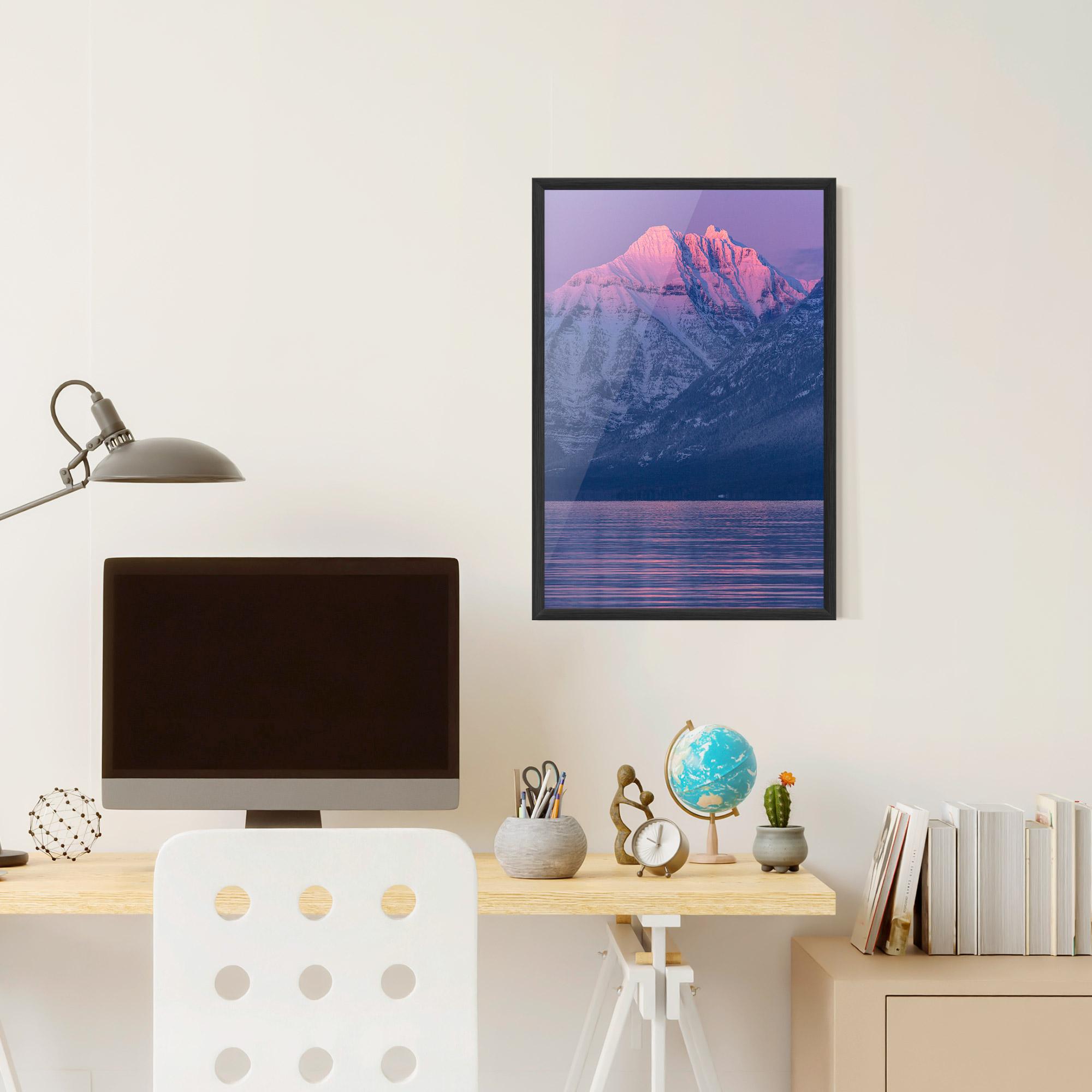 Рамкиран постер Purple Snowy View mockup 6