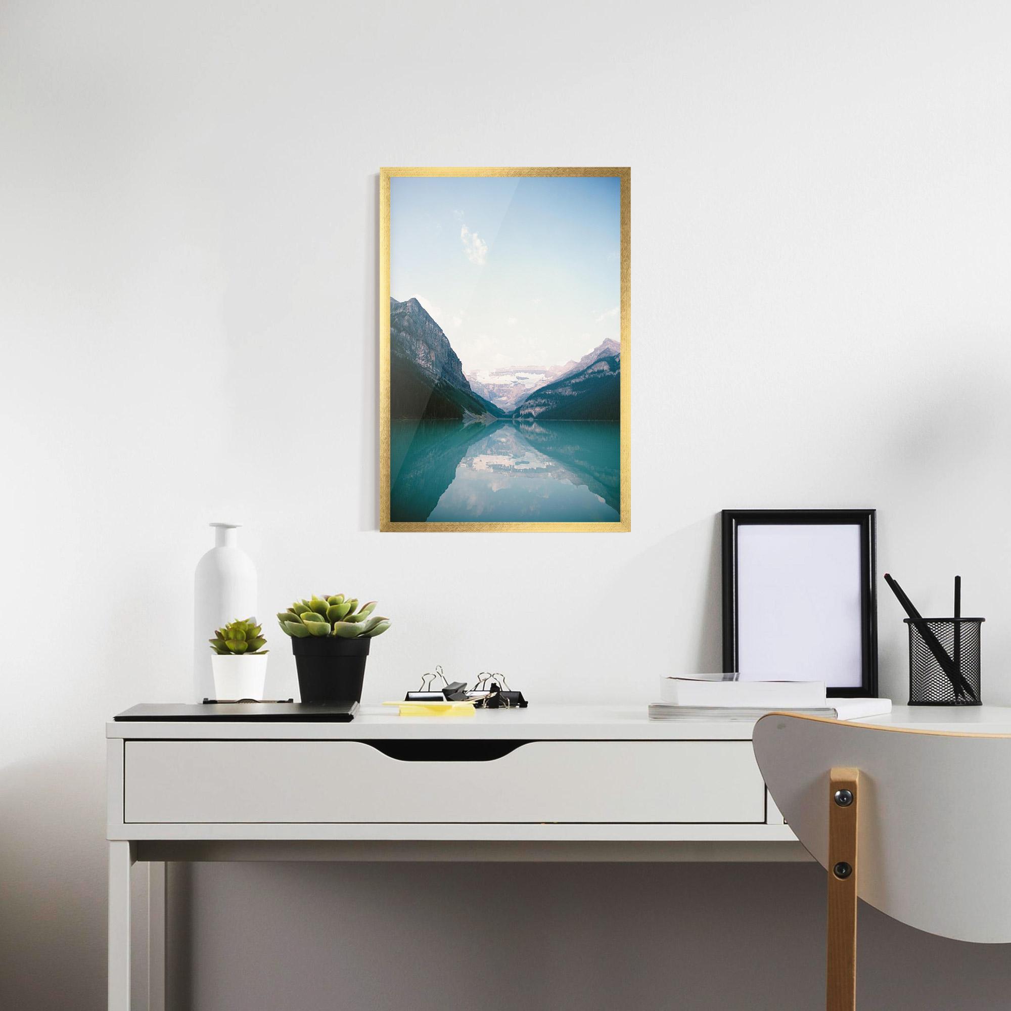 Рамкиран постер Mountain Valley mockup 7