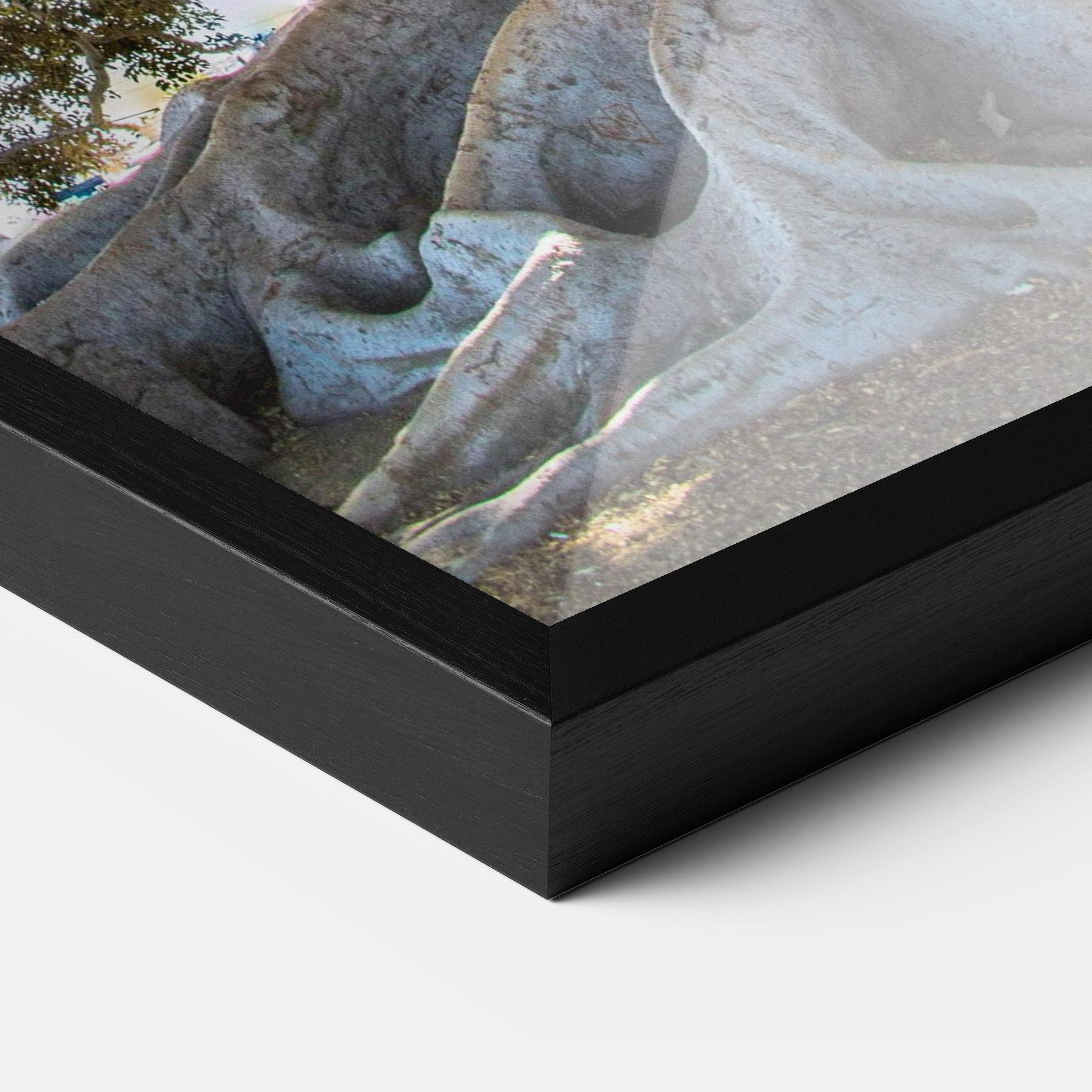 Рамкиран постер Big Old Tree mockup 3