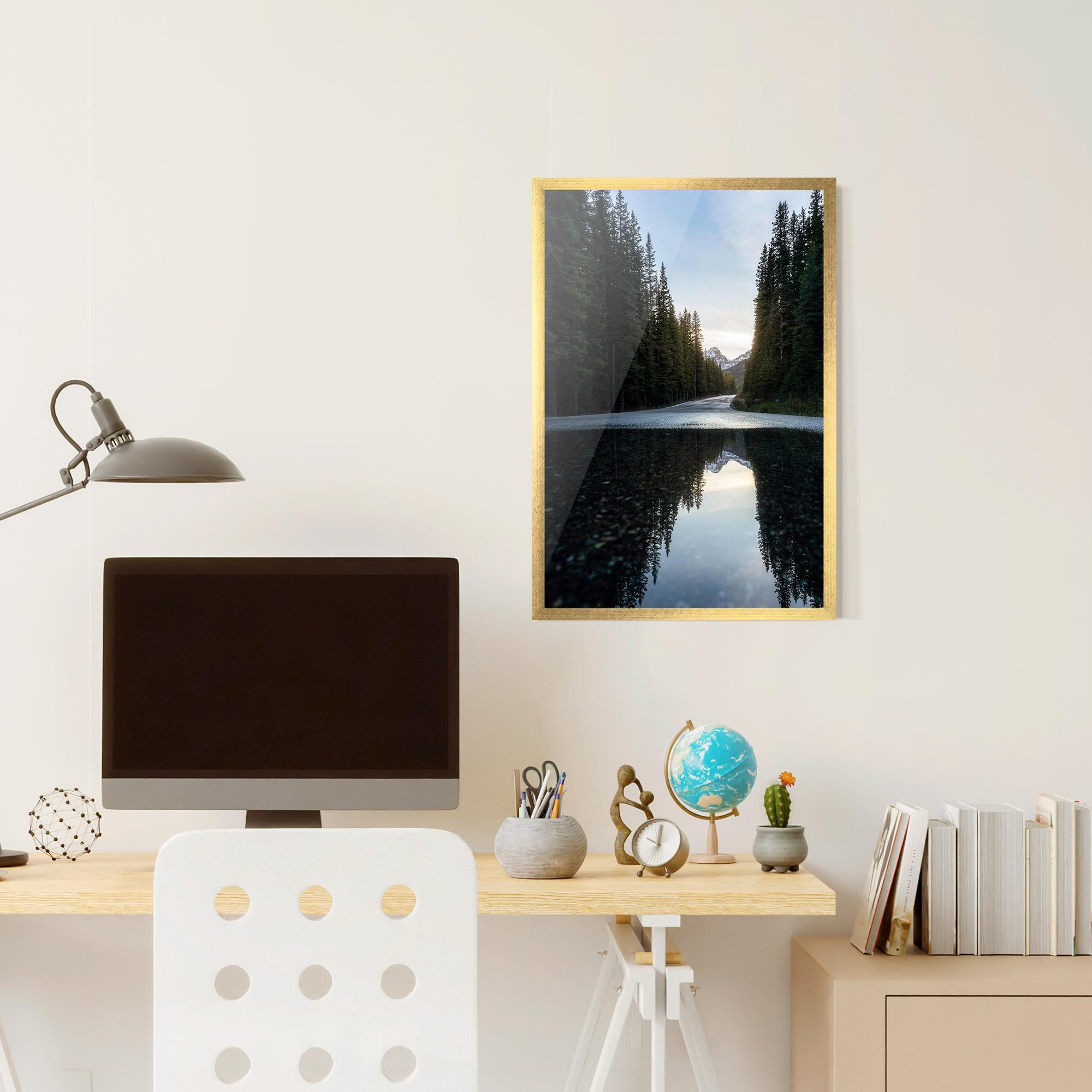 Рамкиран постер Big Lake Forest mockup 6