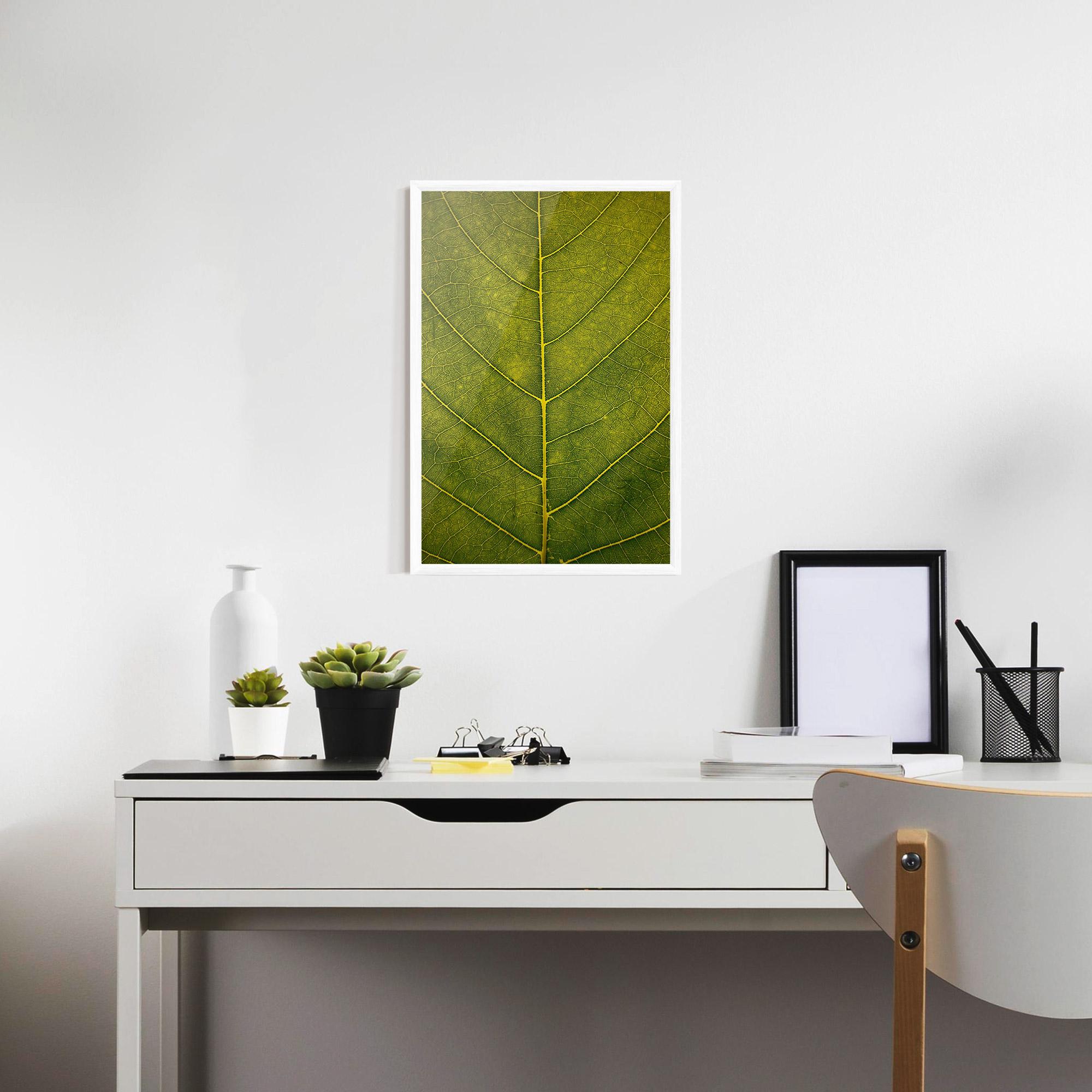 Рамкиран постер Leaf Closeup Forest mockup 7