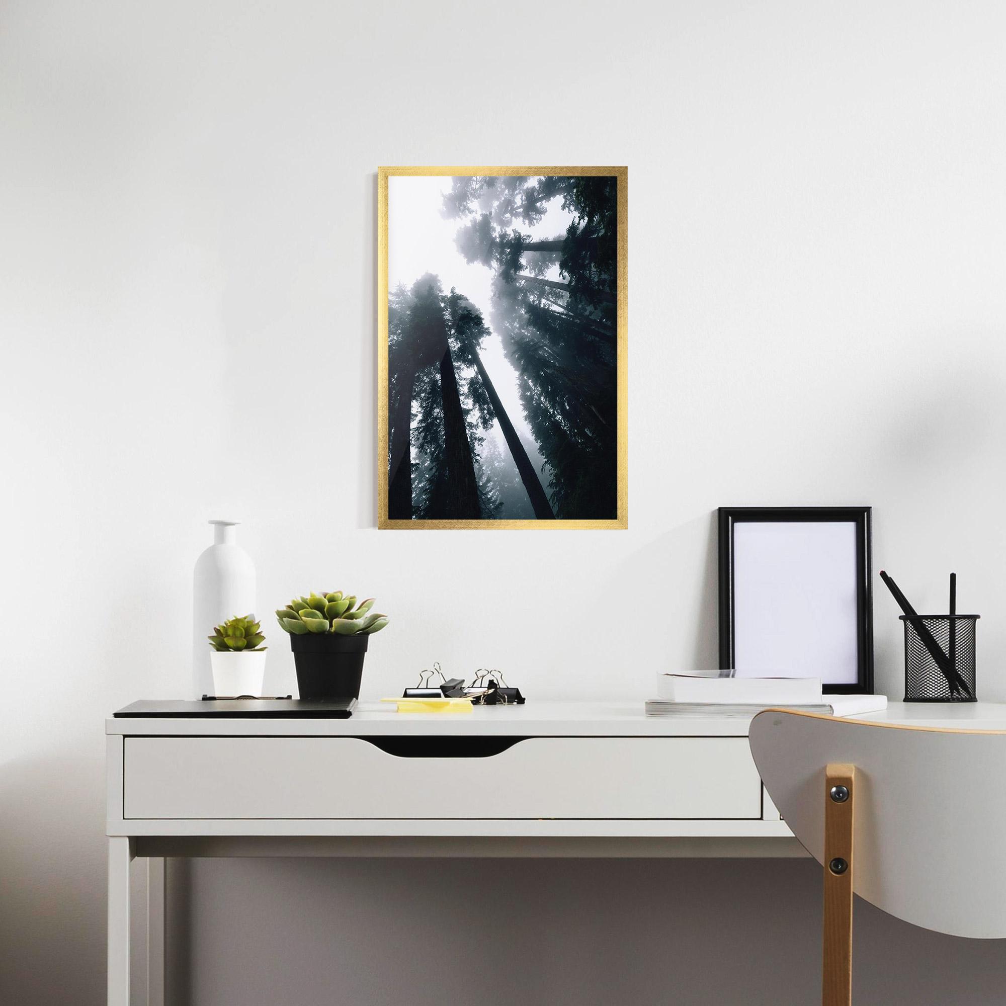 Рамкиран постер Foggy Big Trees mockup 7