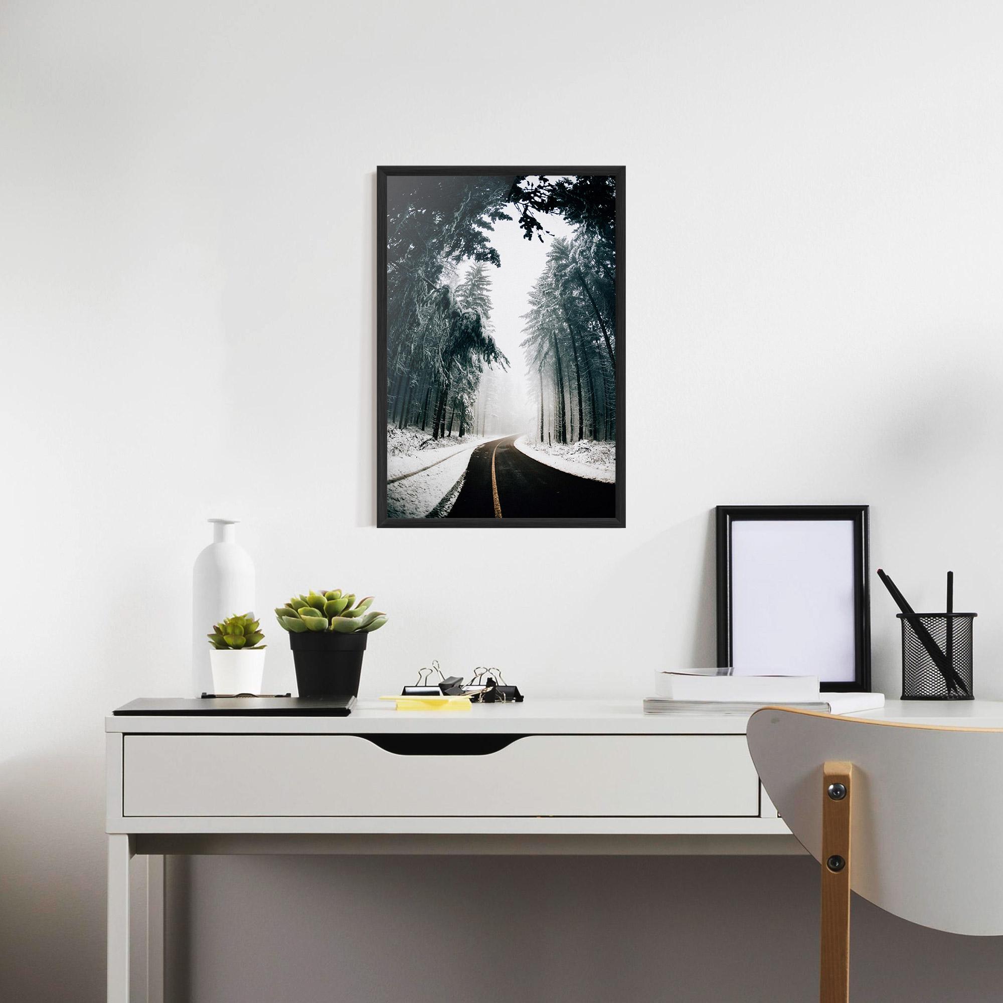 Рамкиран постер Snow Road Dorest mockup 7