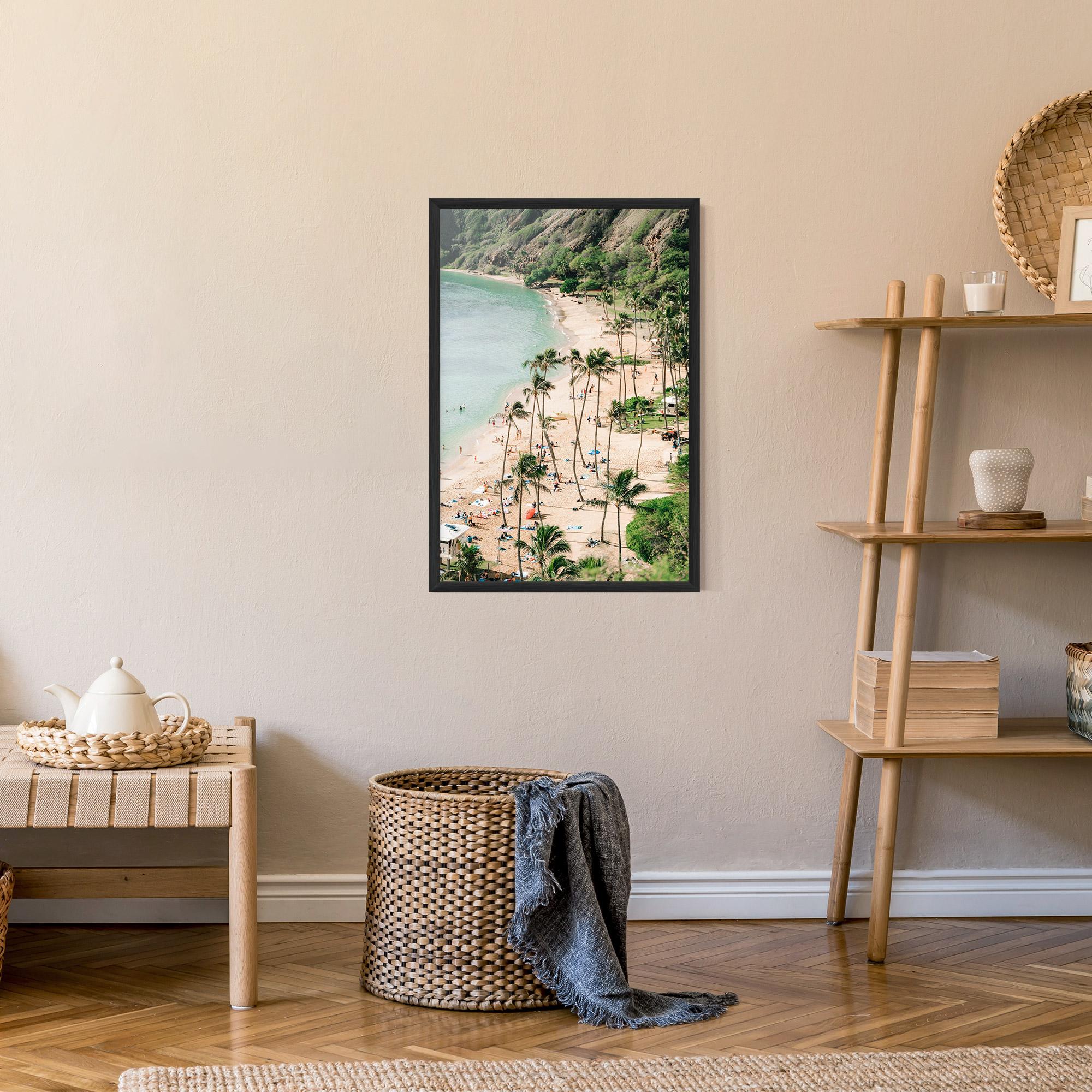 Рамкиран постер Beach Day mockup 9