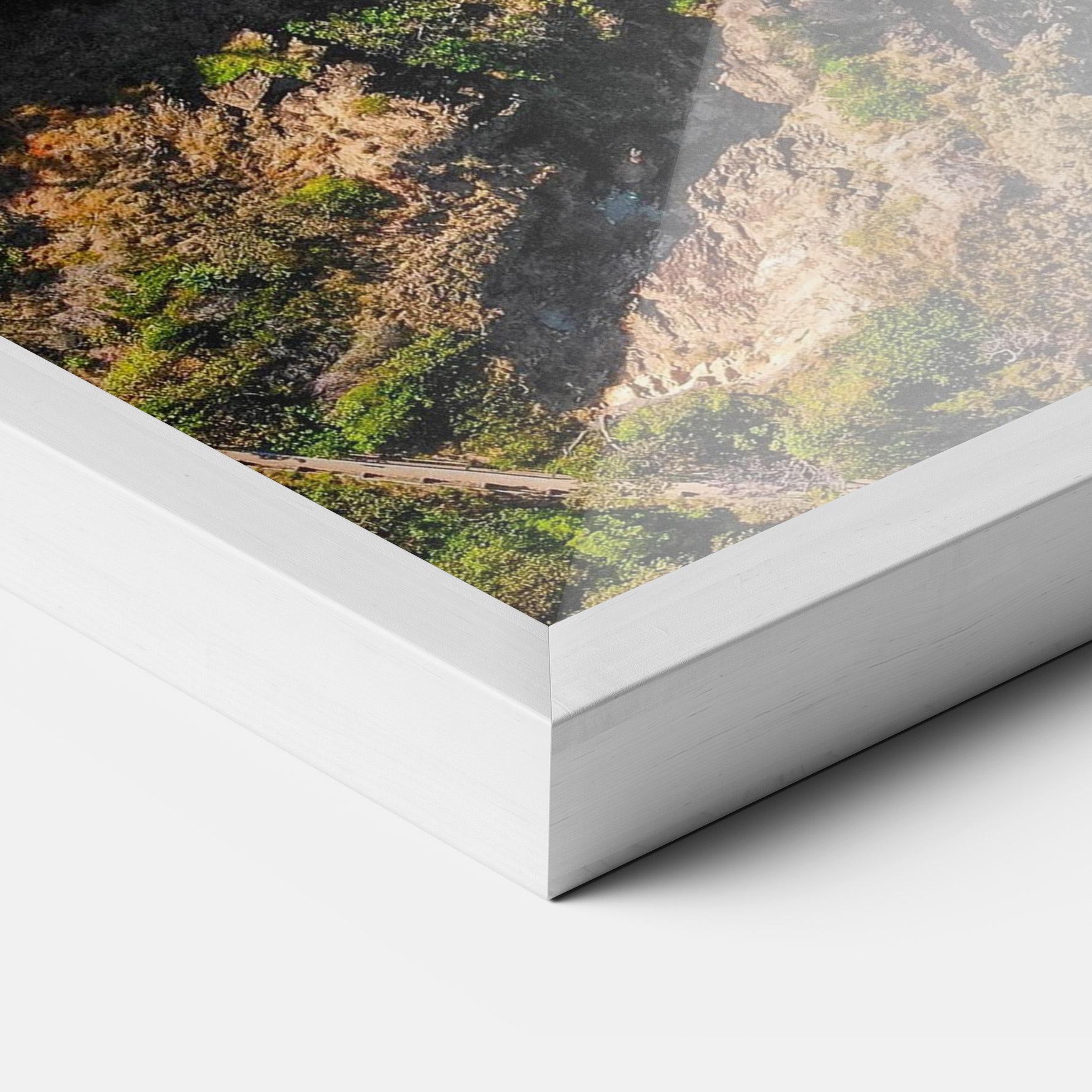 Рамкиран постер Rocky Beach mockup 3