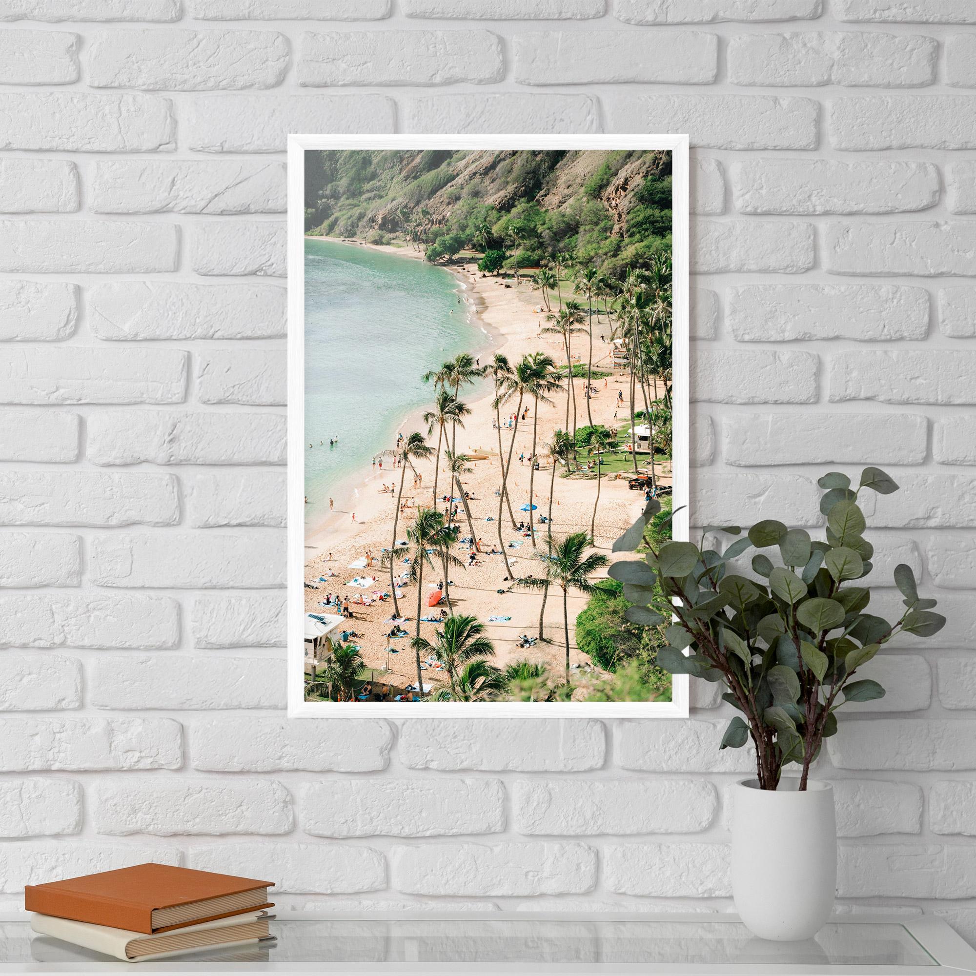 Рамкиран постер Beach Day mockup 5