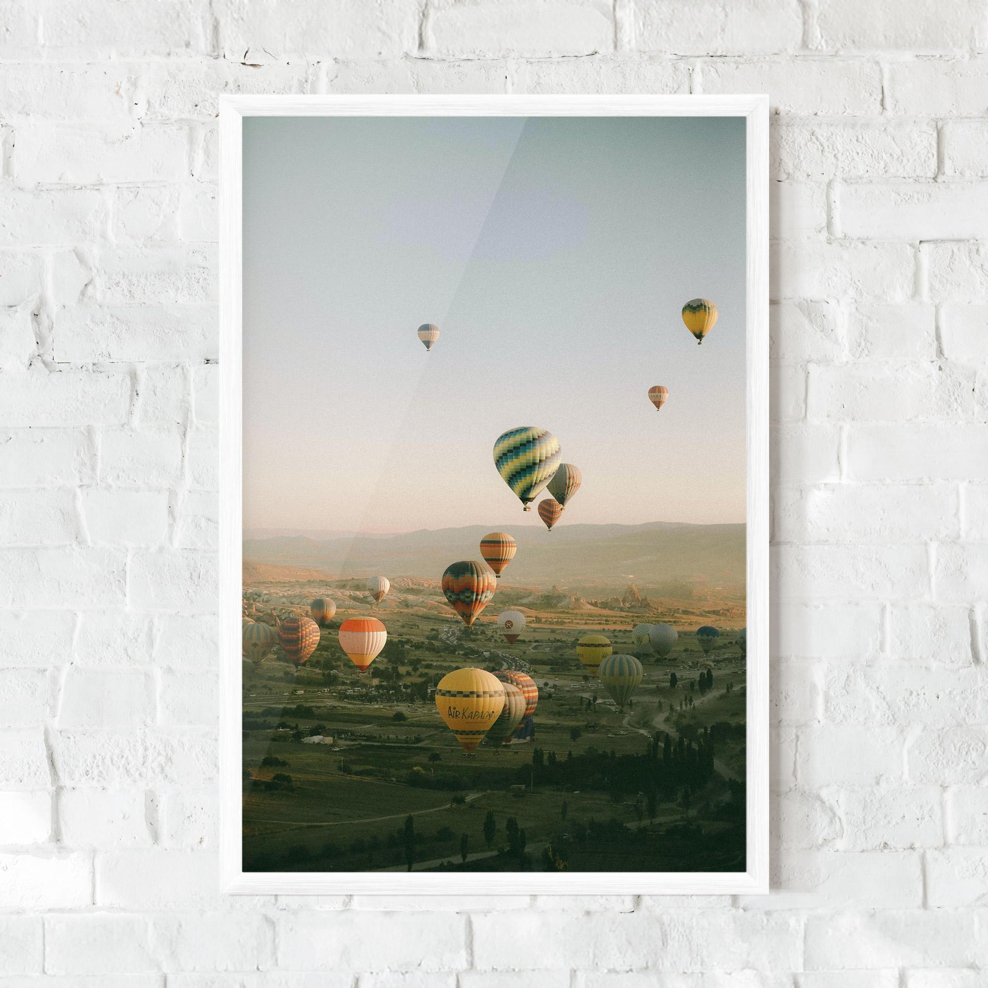 Рамкиран постер Hot Ballons mockup 0