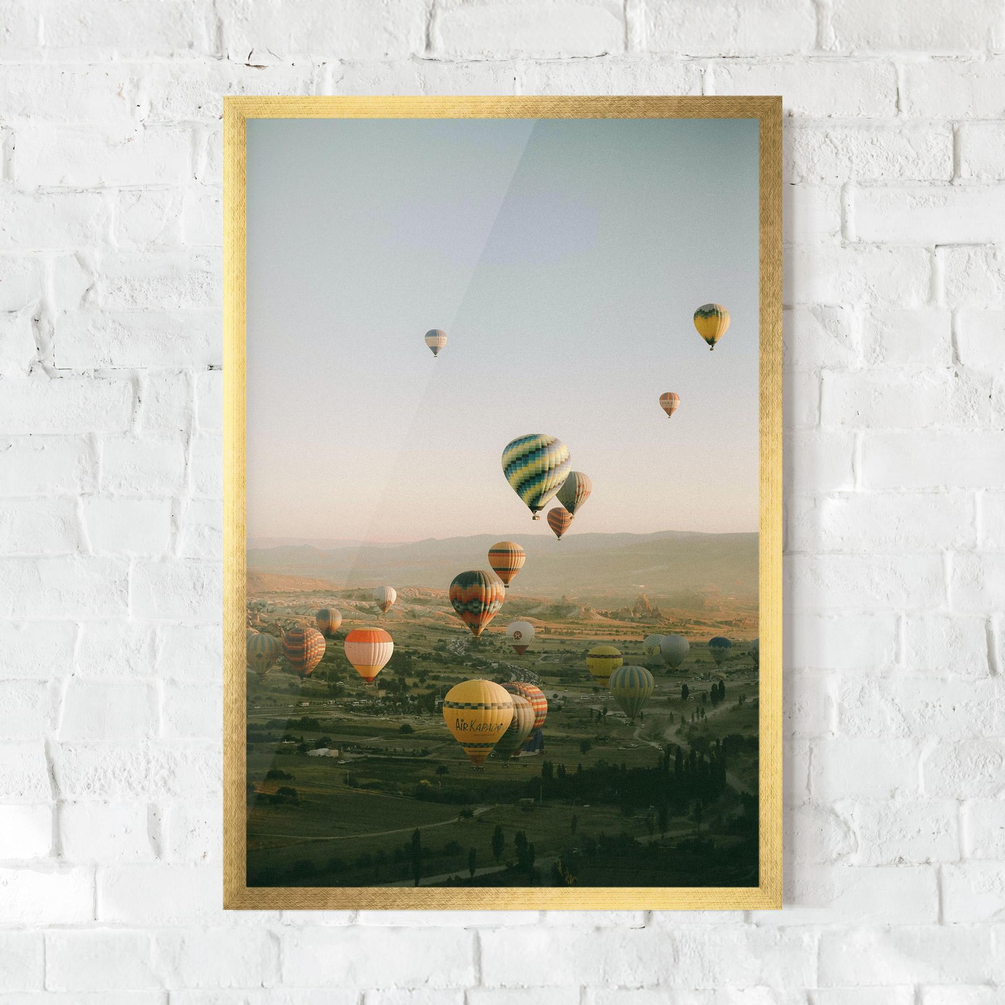 Рамкиран постер Hot Ballons mockup 0
