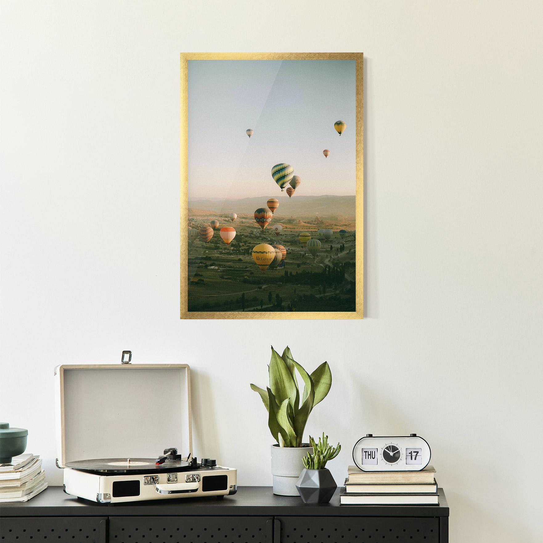 Рамкиран постер Hot Ballons mockup 2