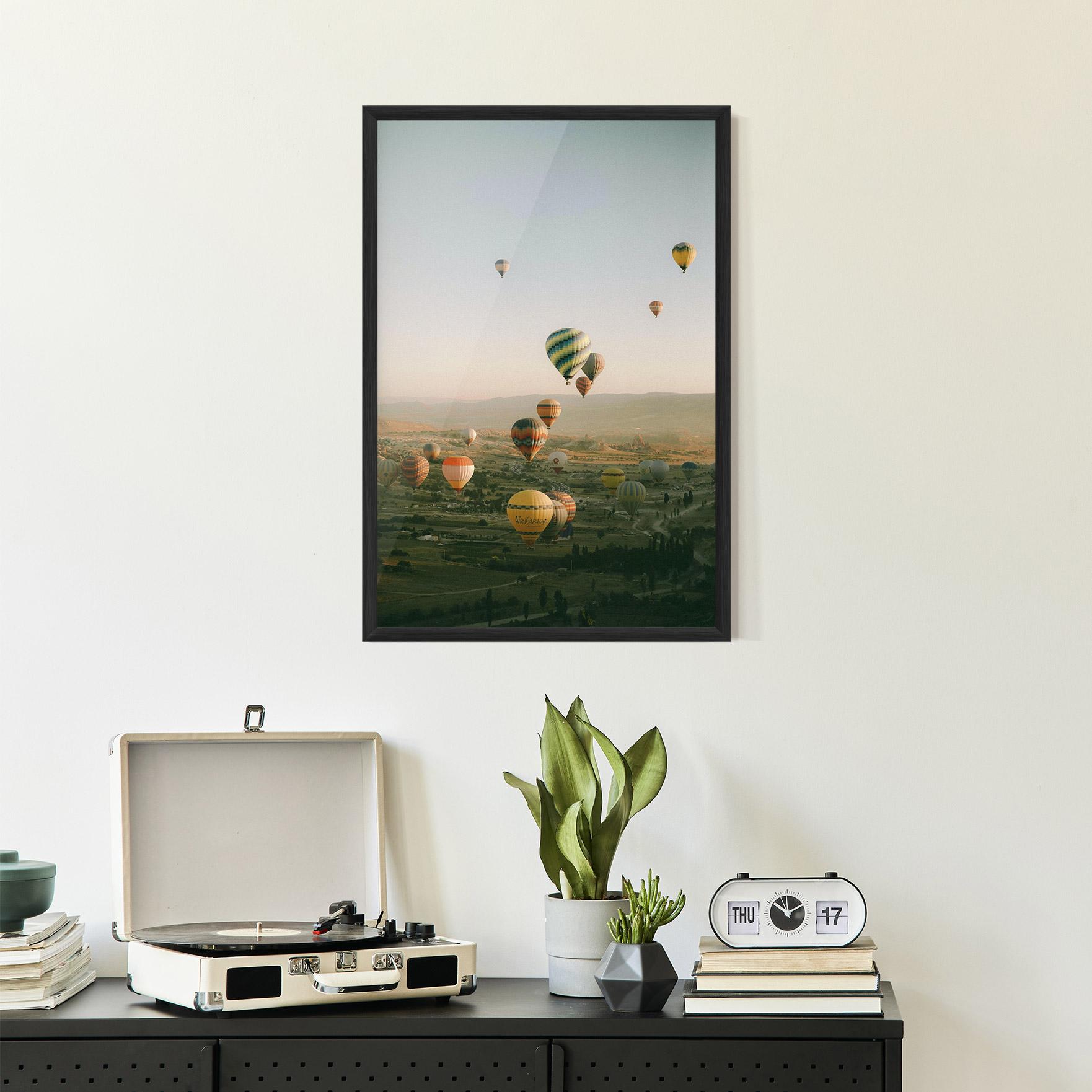 Рамкиран постер Hot Ballons mockup 2